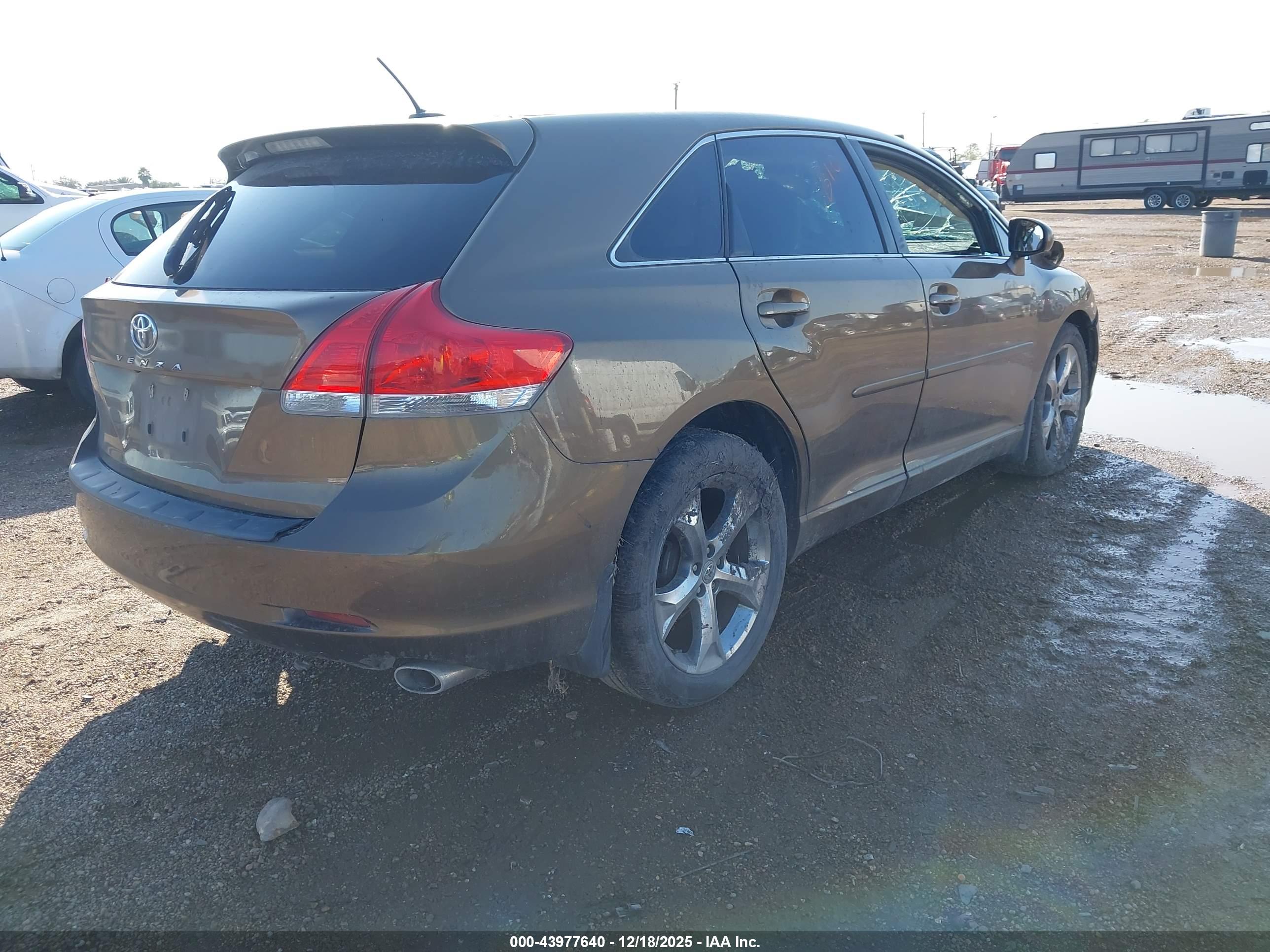 TOYOTA VENZA image 4