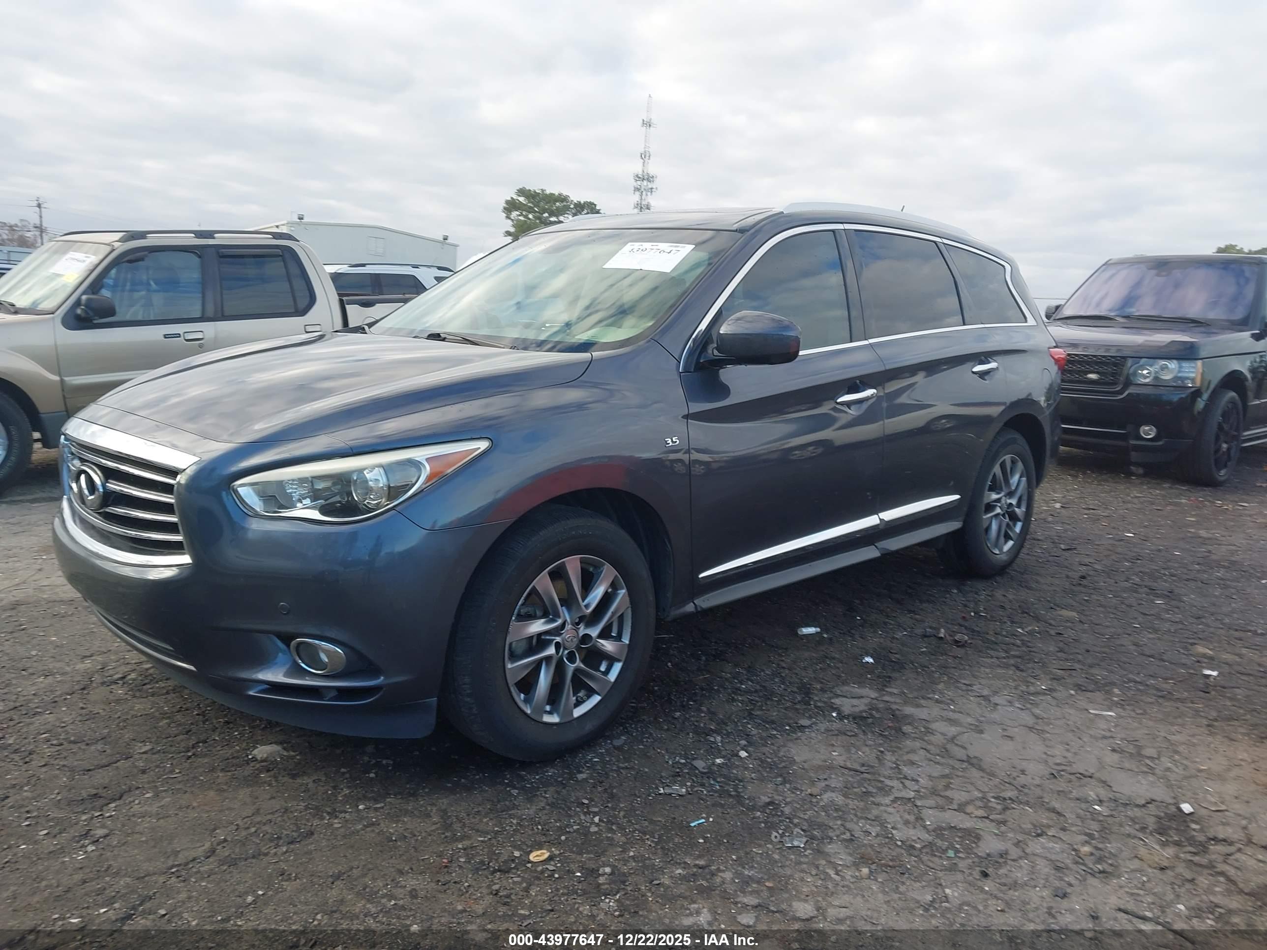 INFINITI QX60 image 2