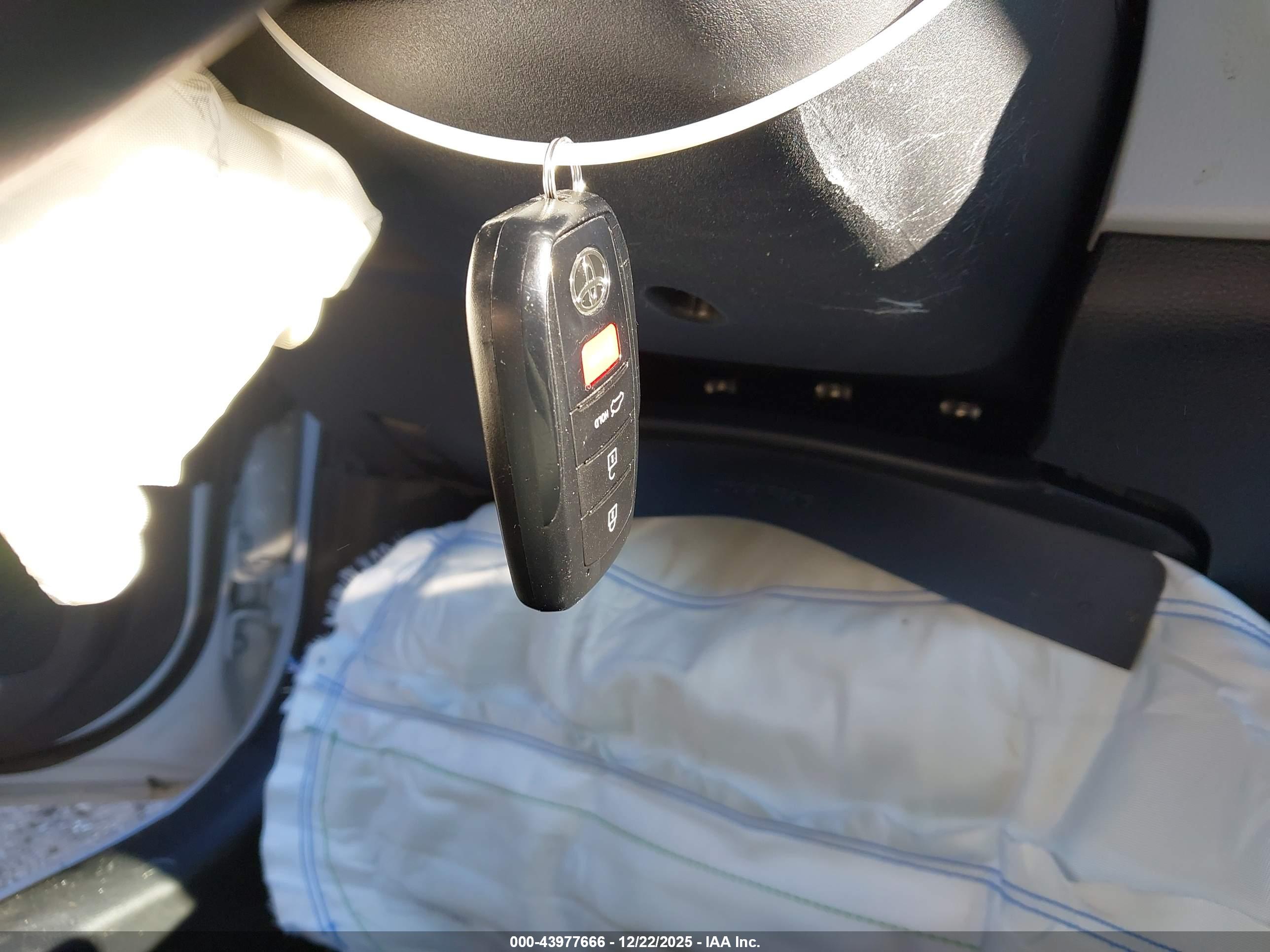 TOYOTA COROLLA image 11