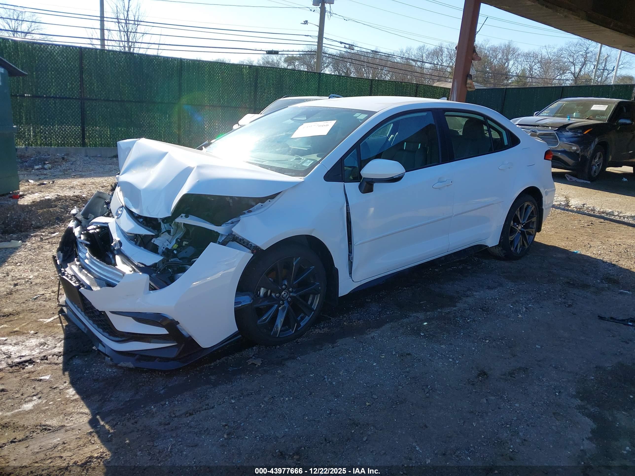 TOYOTA COROLLA image 2