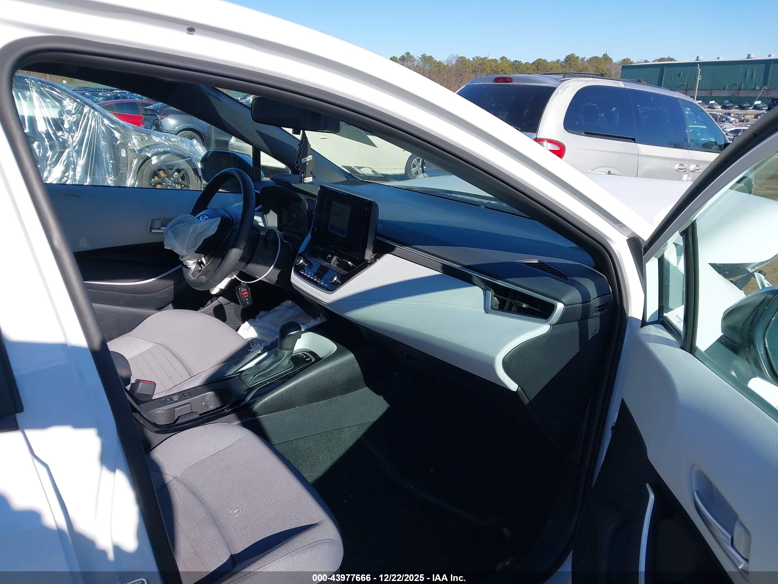 TOYOTA COROLLA image 5