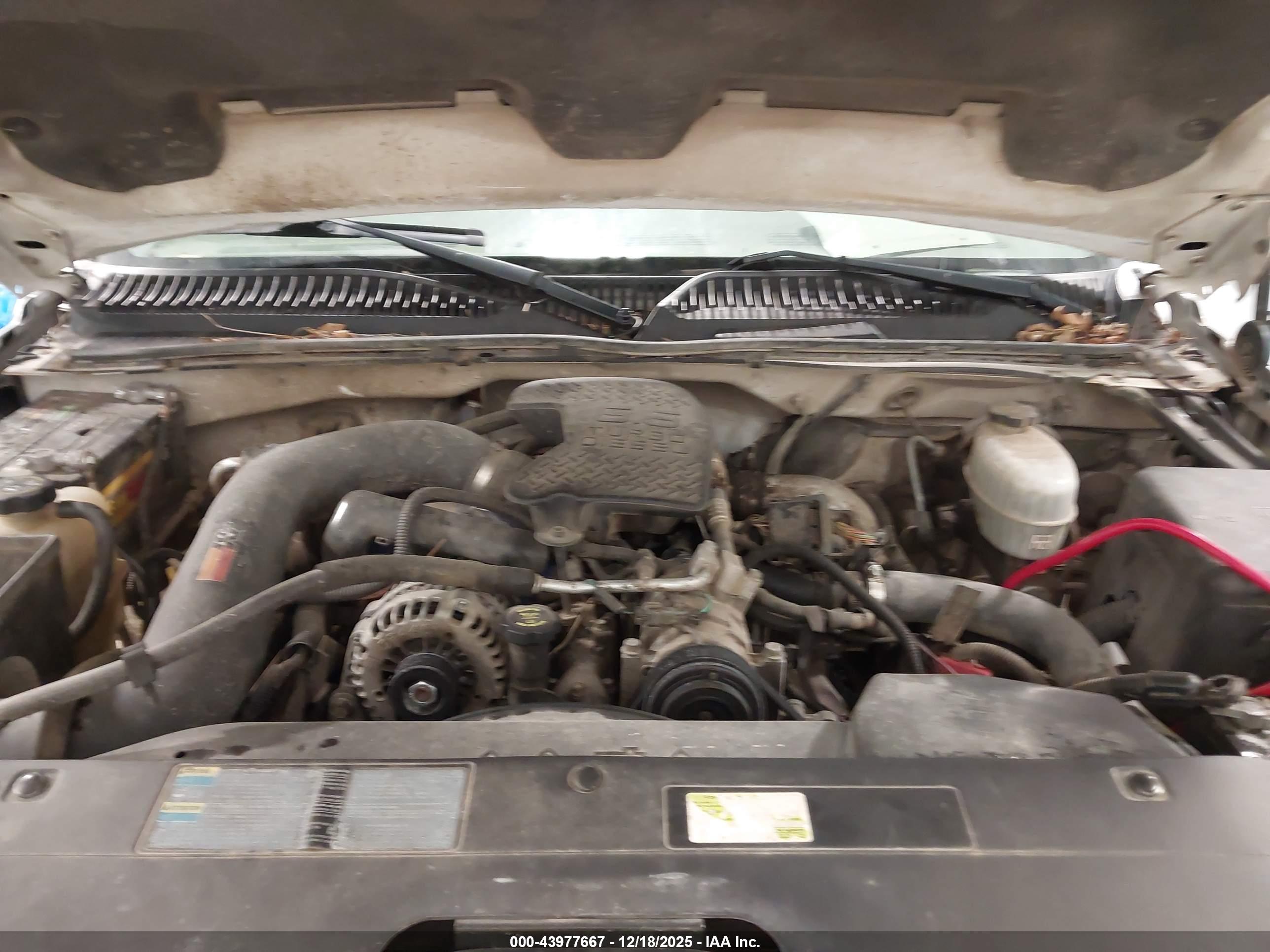 CHEVROLET SILVERADO image 10