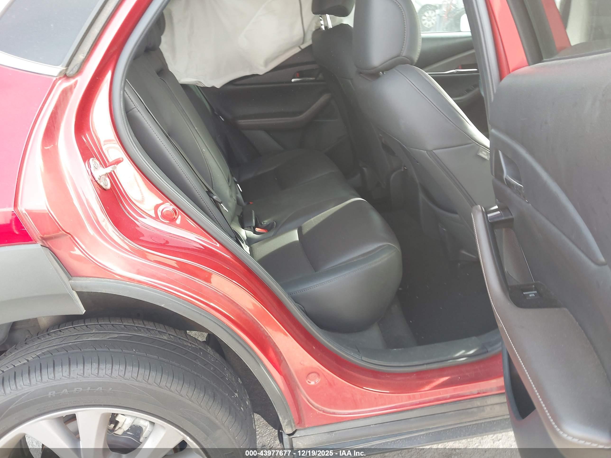 MAZDA CX-30 image 8