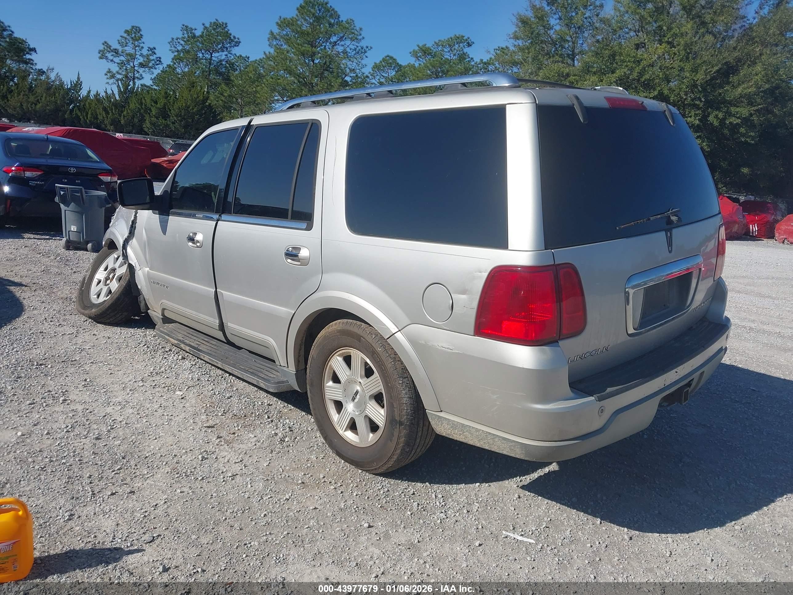 LINCOLN NAVIGATOR image 3