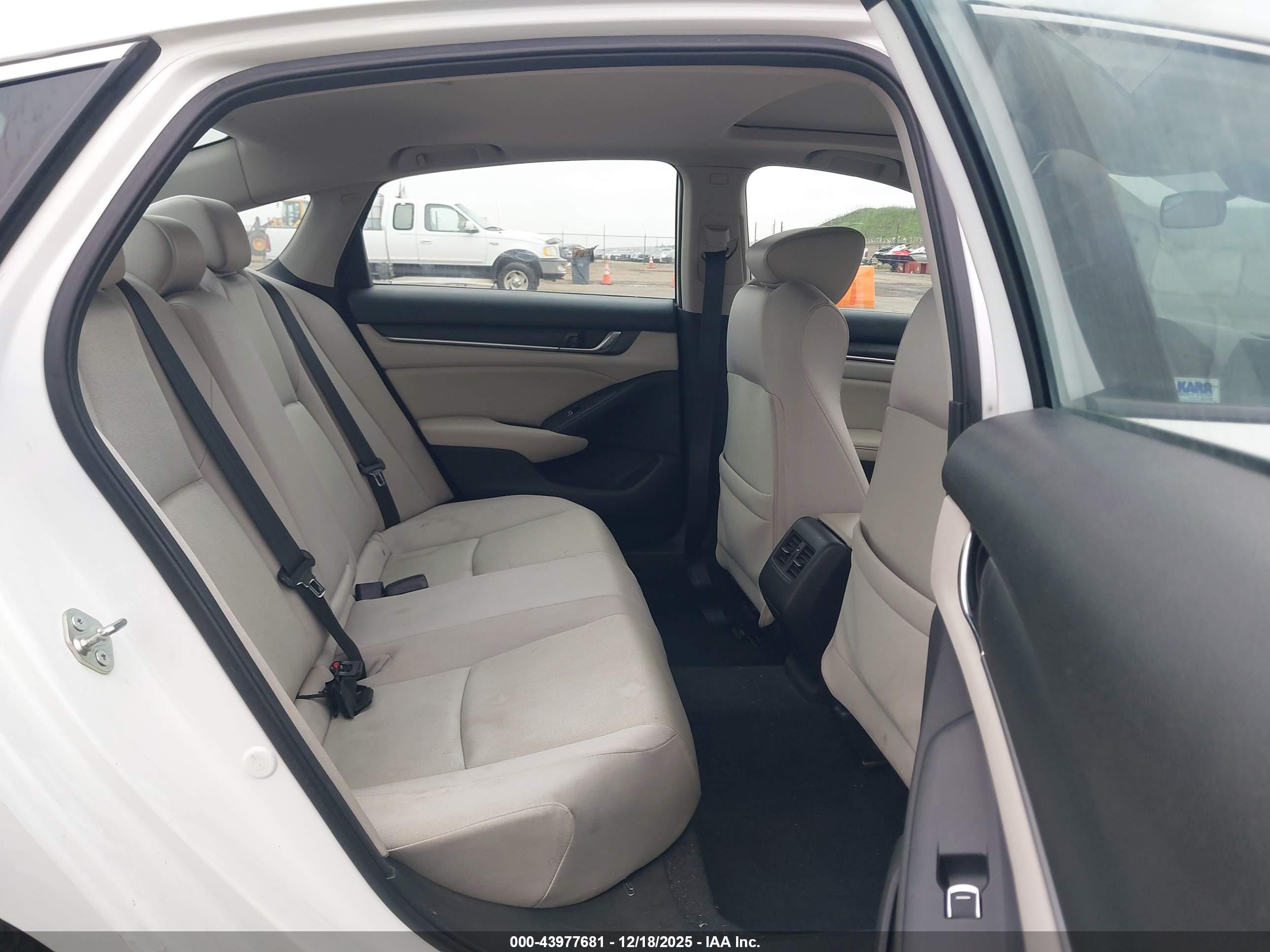HONDA ACCORD image 8