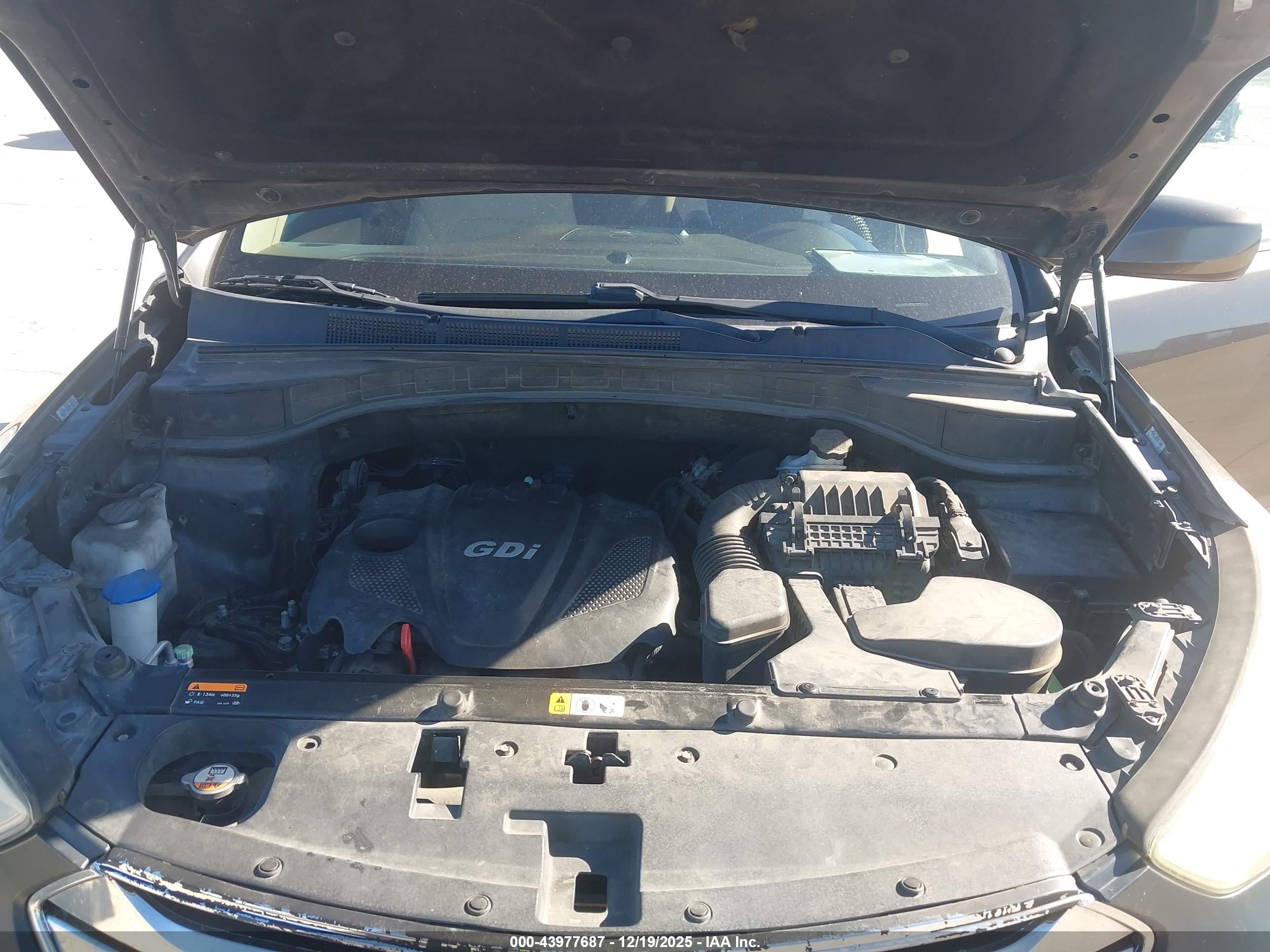HYUNDAI SANTA image 10