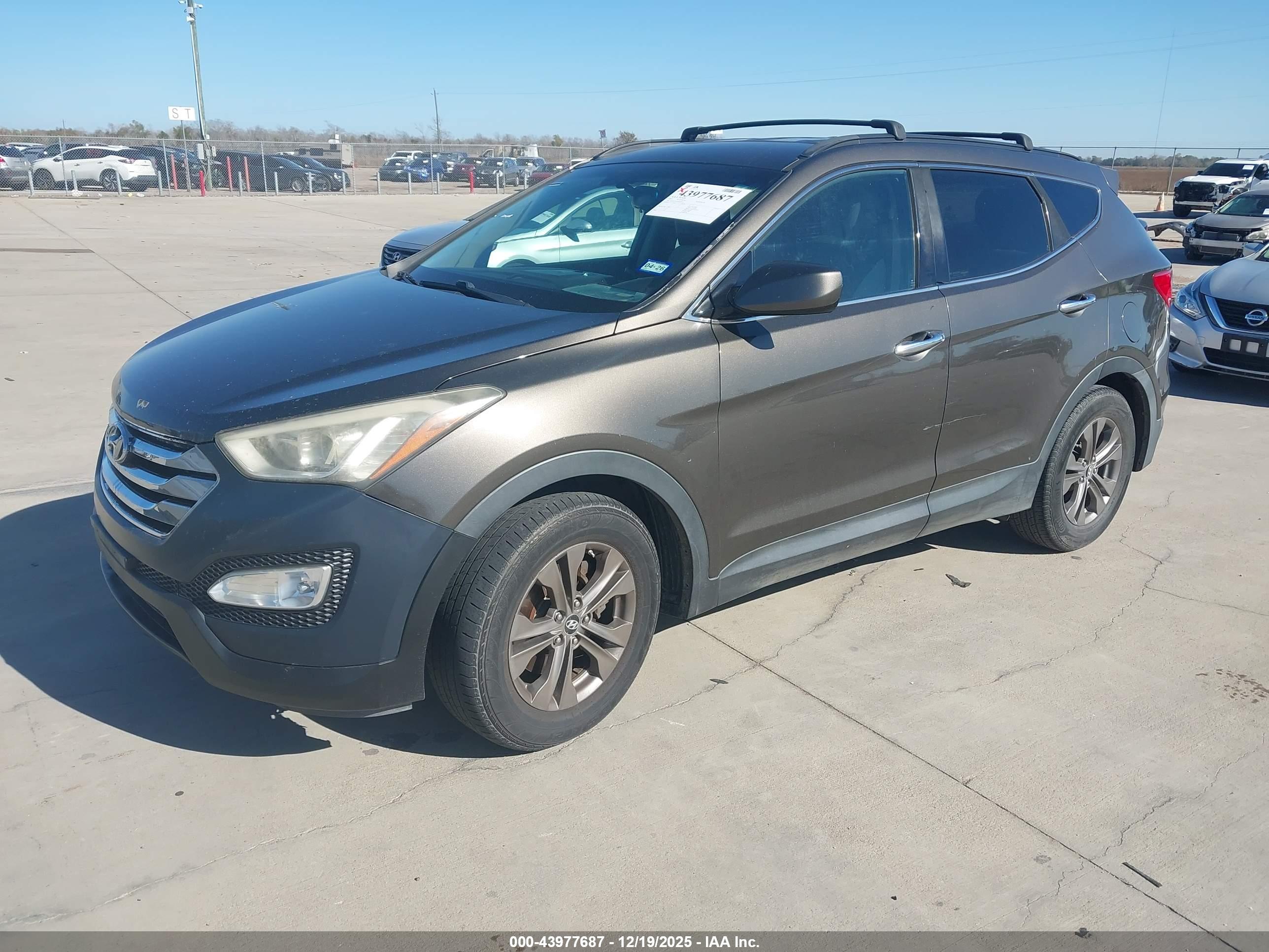 HYUNDAI SANTA image 2