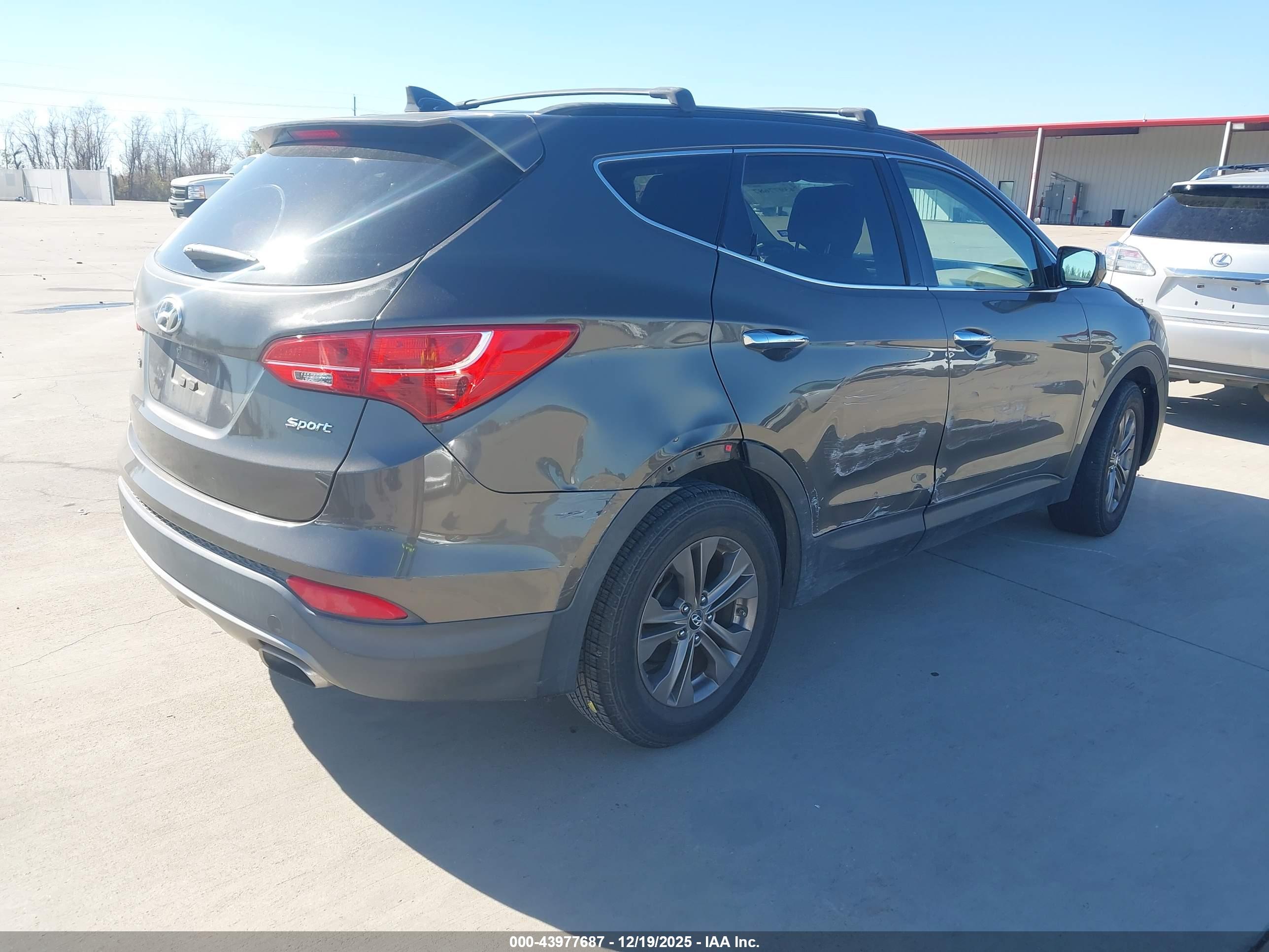 HYUNDAI SANTA image 4