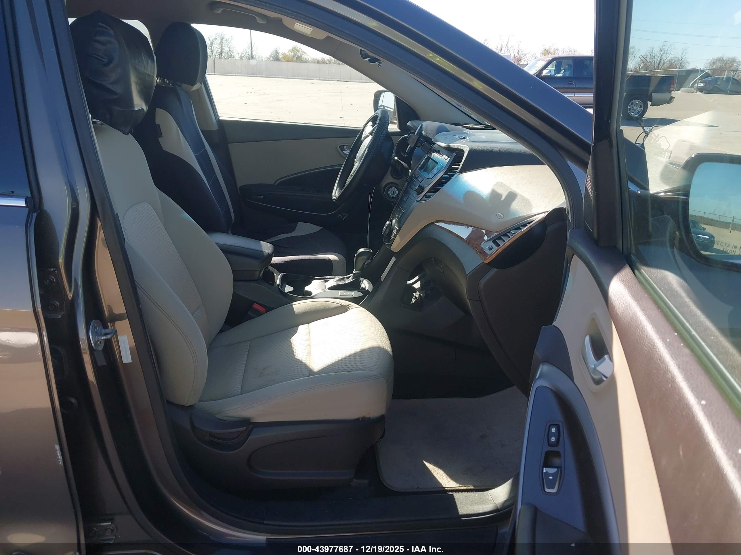 HYUNDAI SANTA image 5