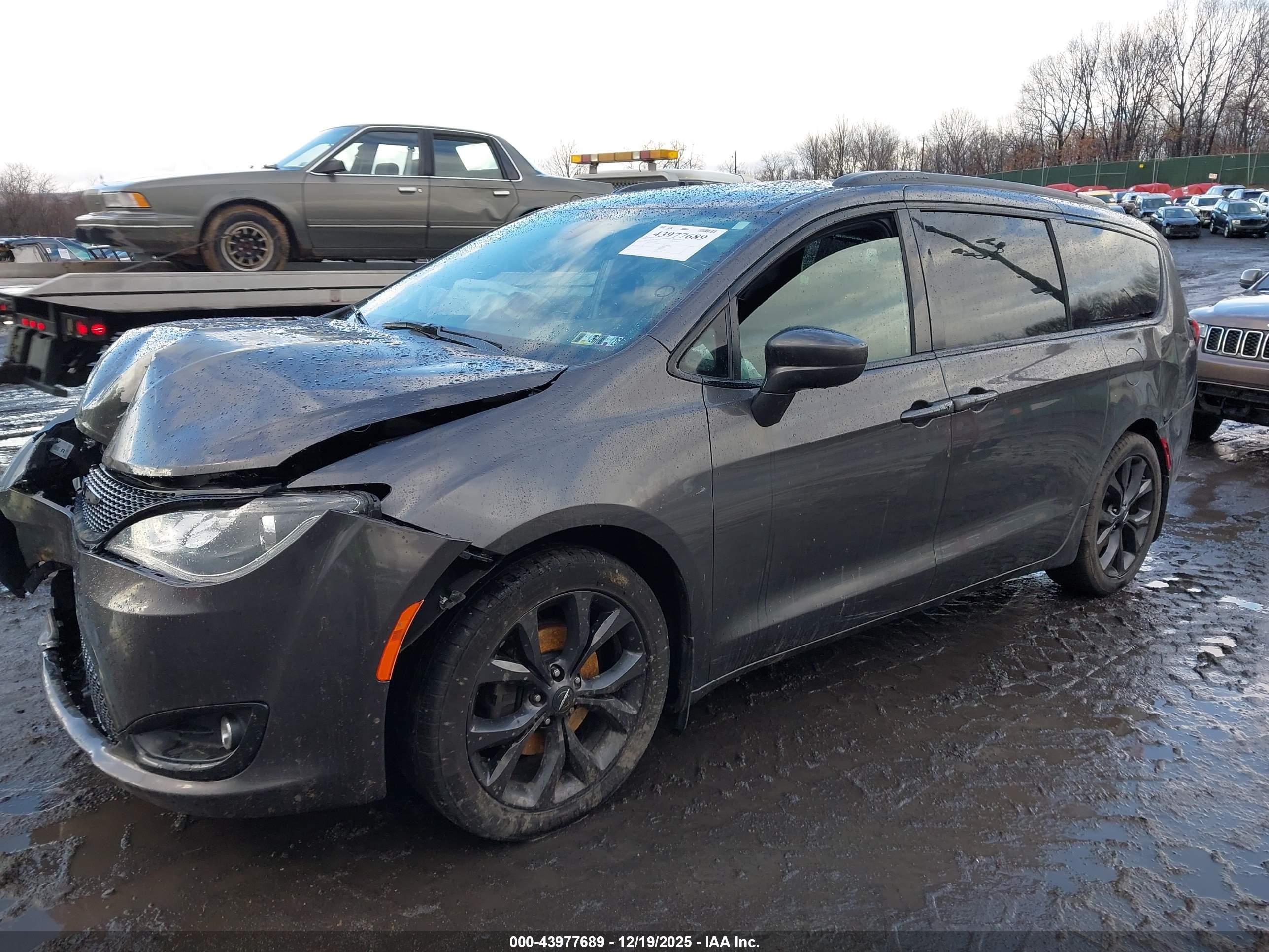 CHRYSLER PACIFICA image 2