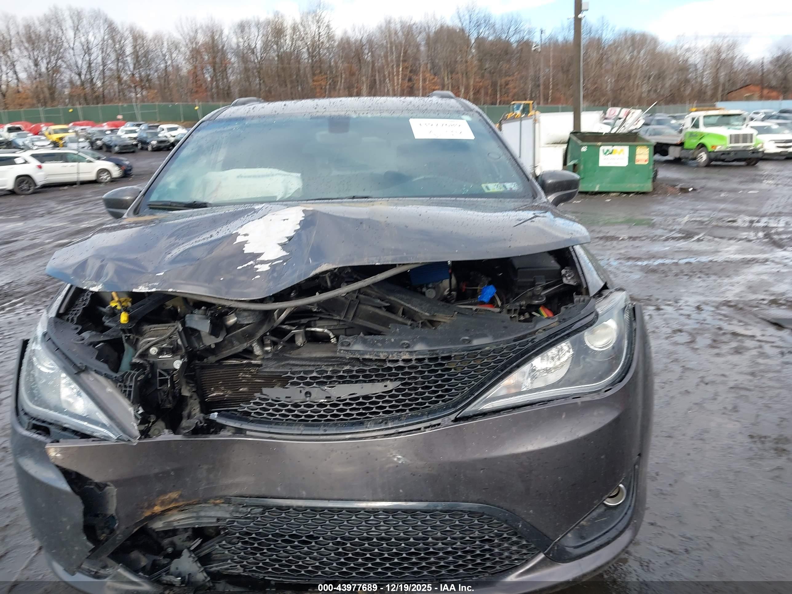 CHRYSLER PACIFICA image 6