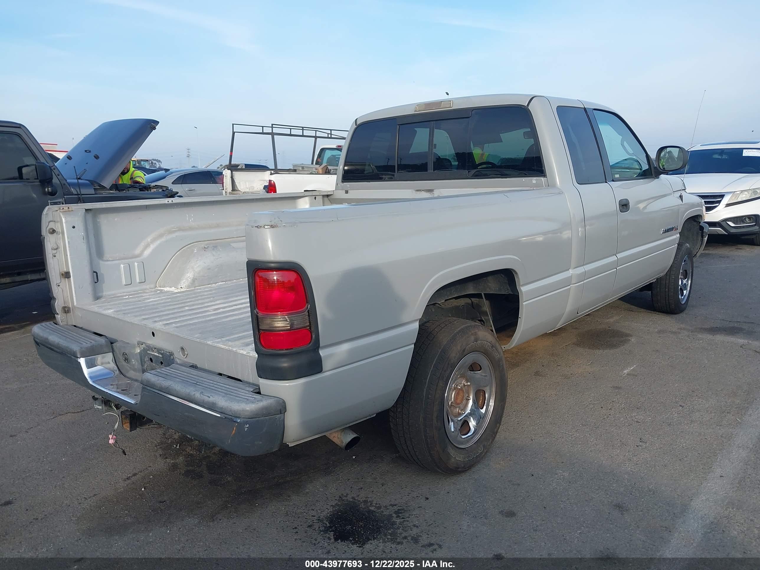 DODGE RAM image 4