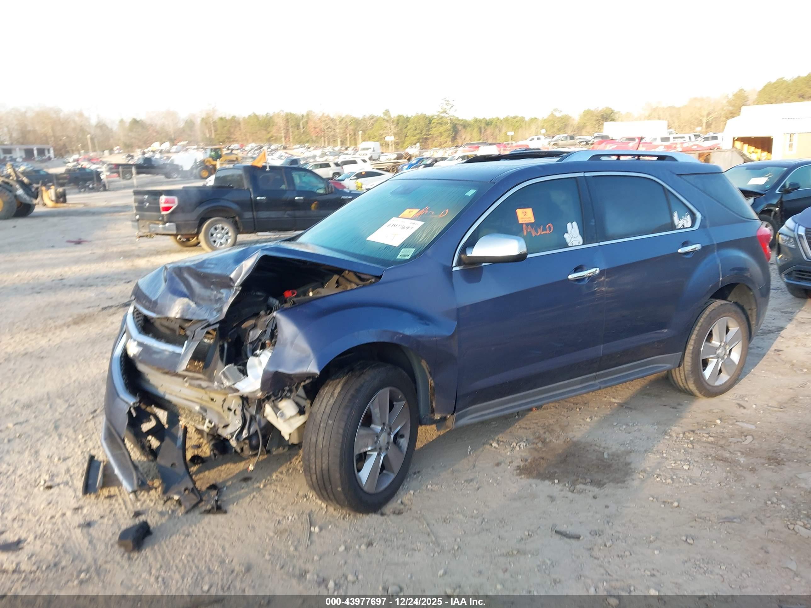 CHEVROLET EQUINOX image 2