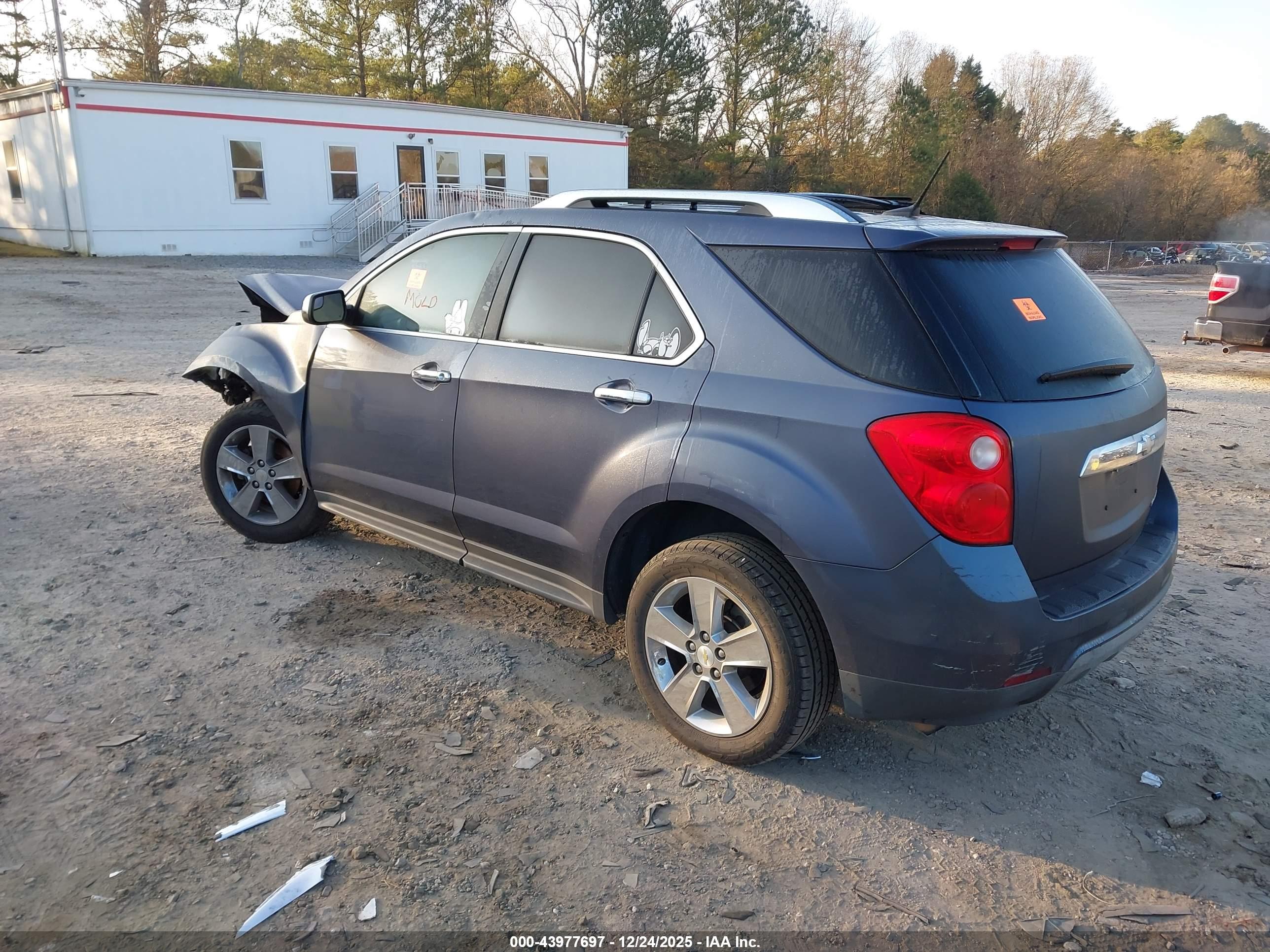 CHEVROLET EQUINOX image 3