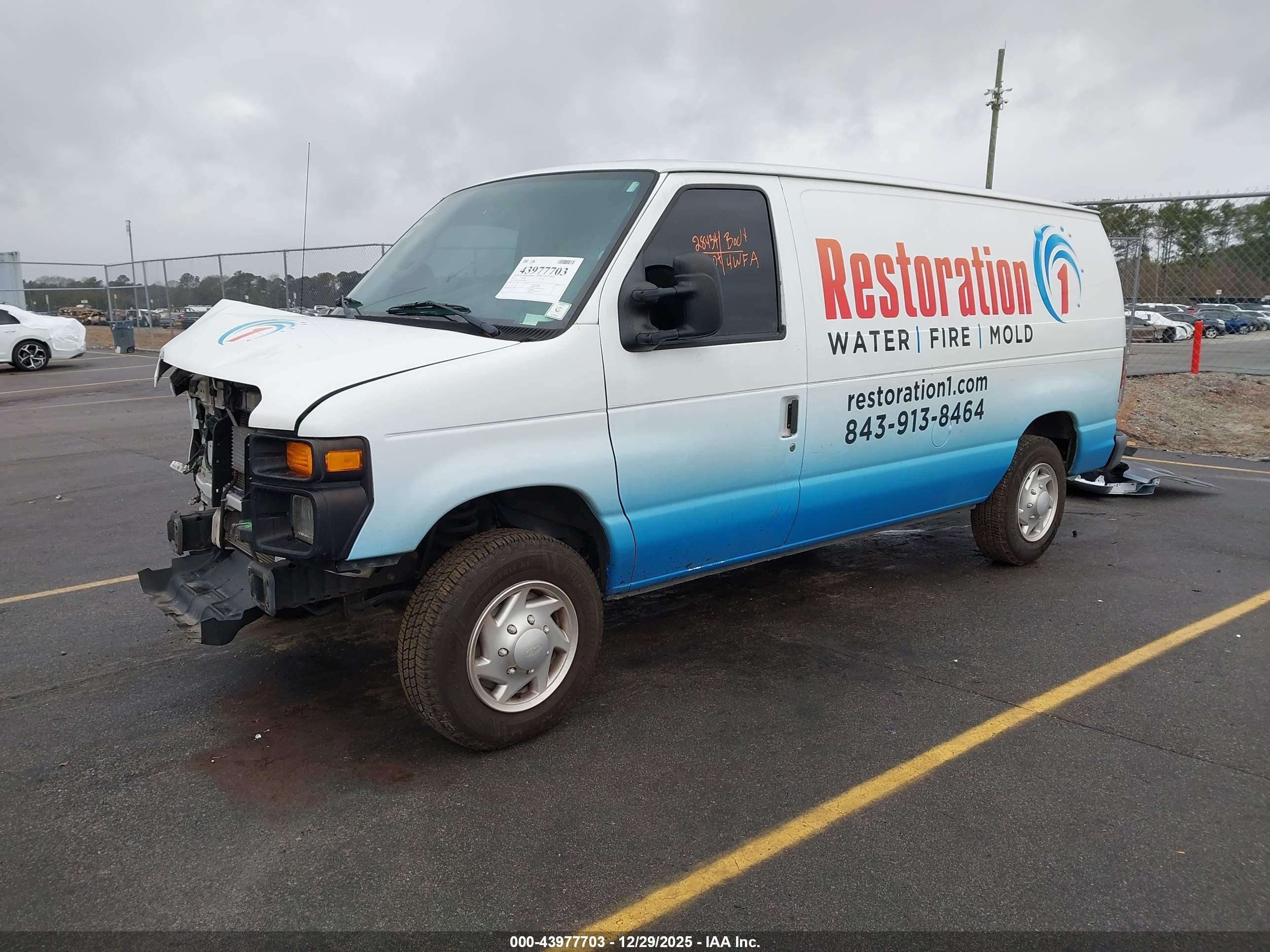 FORD E-150 image 2