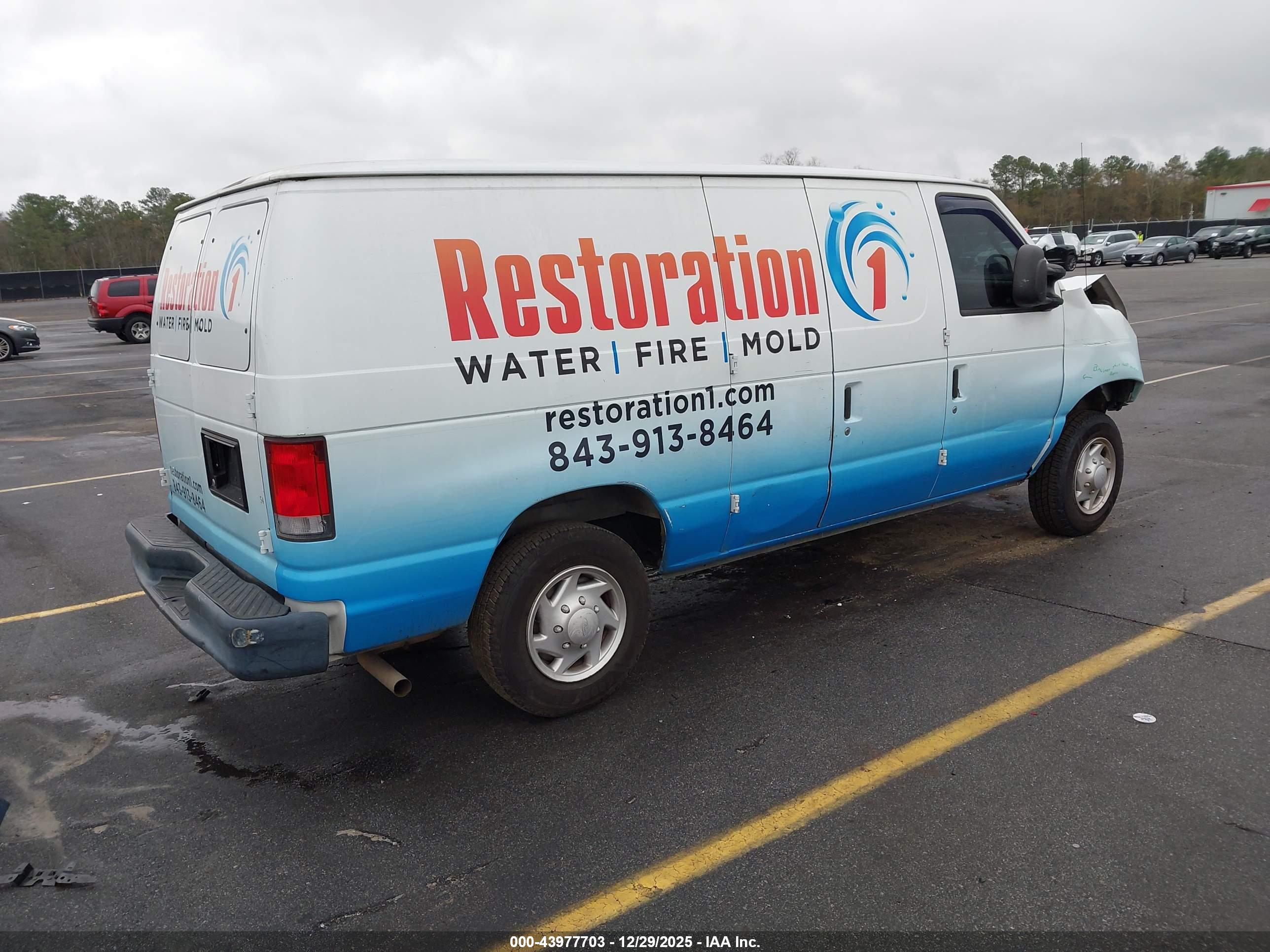 FORD E-150 image 4