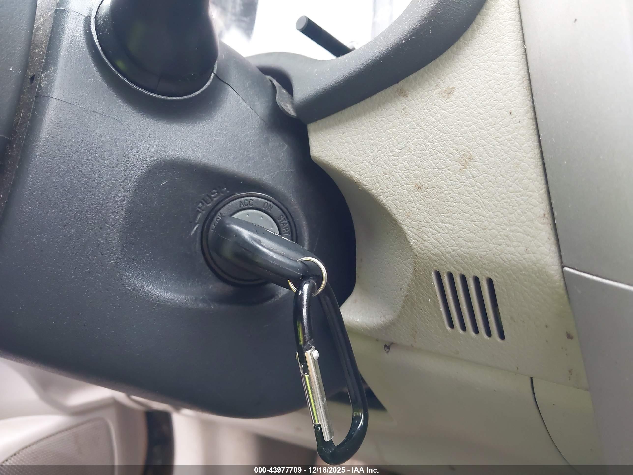 TOYOTA COROLLA image 11