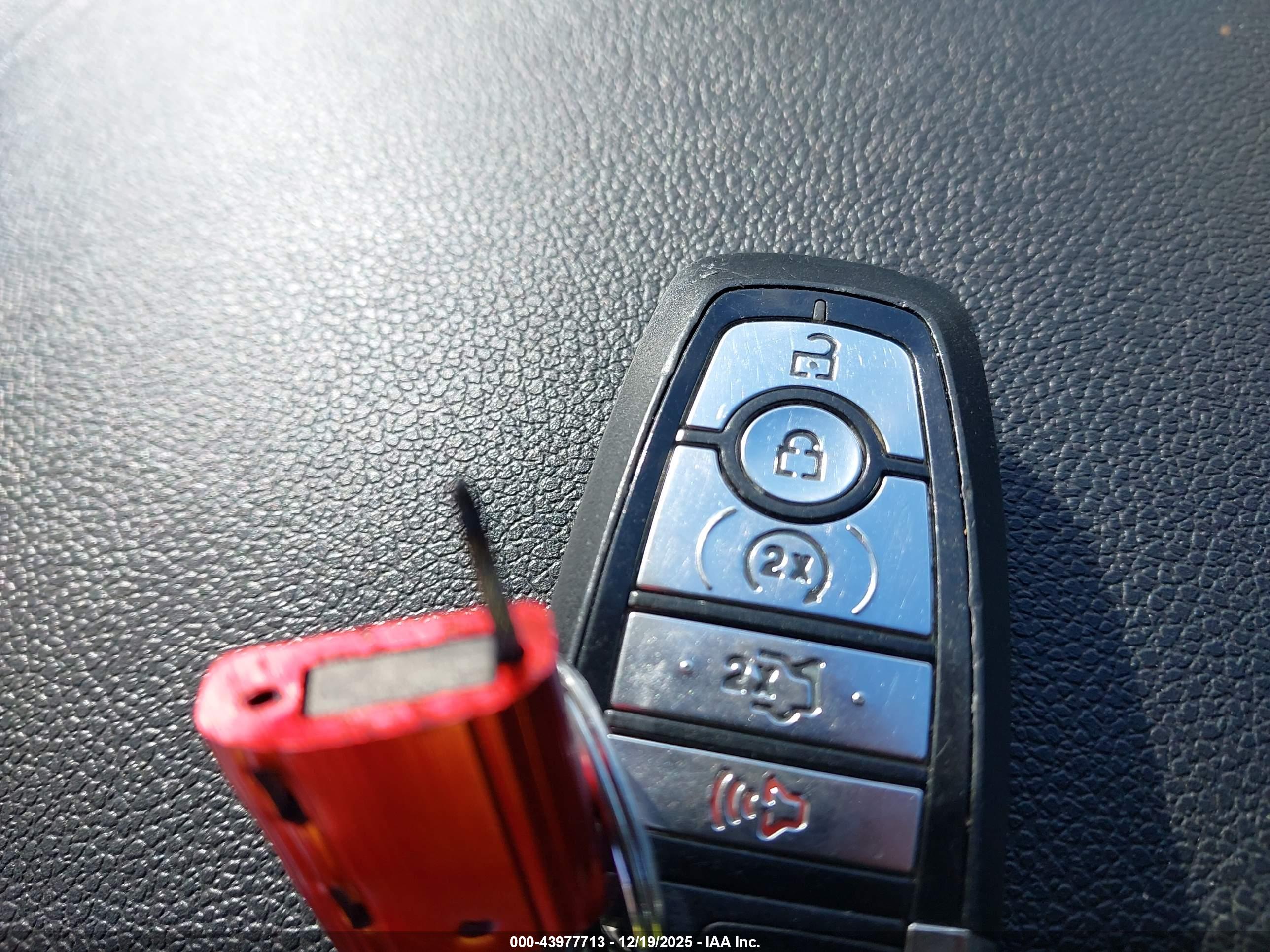 FORD EXPLORER image 11