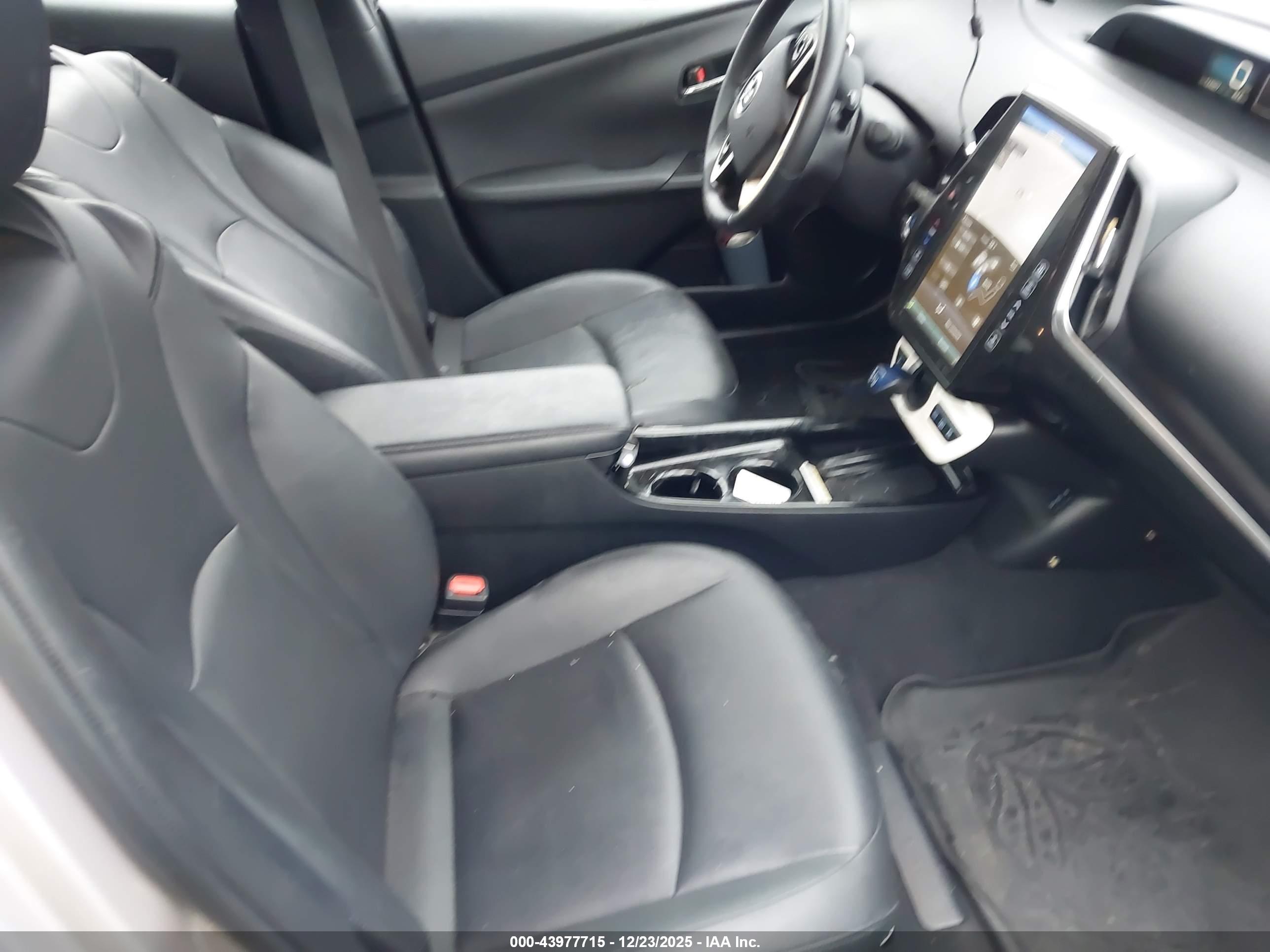 TOYOTA PRIUS image 5
