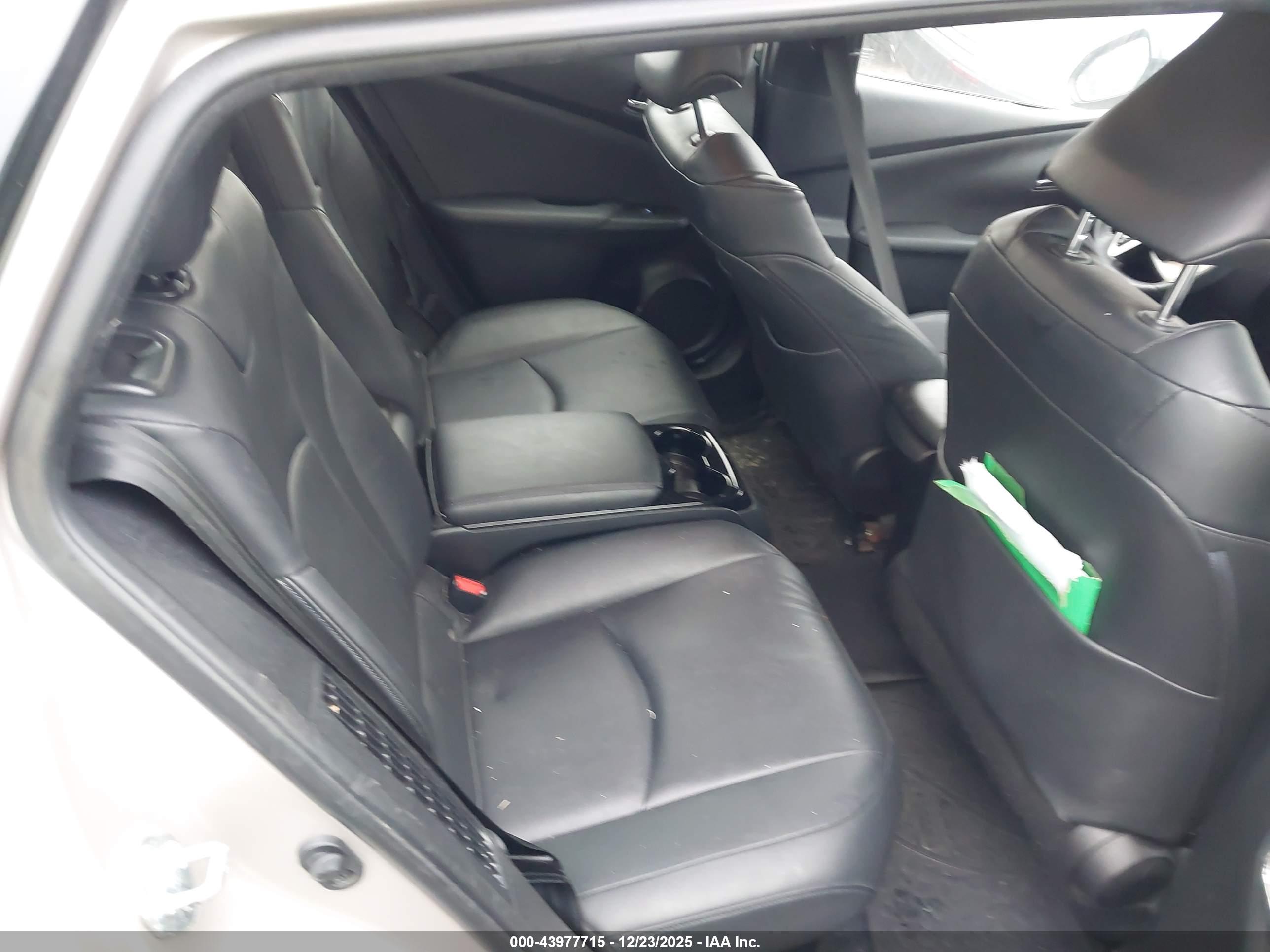 TOYOTA PRIUS image 8