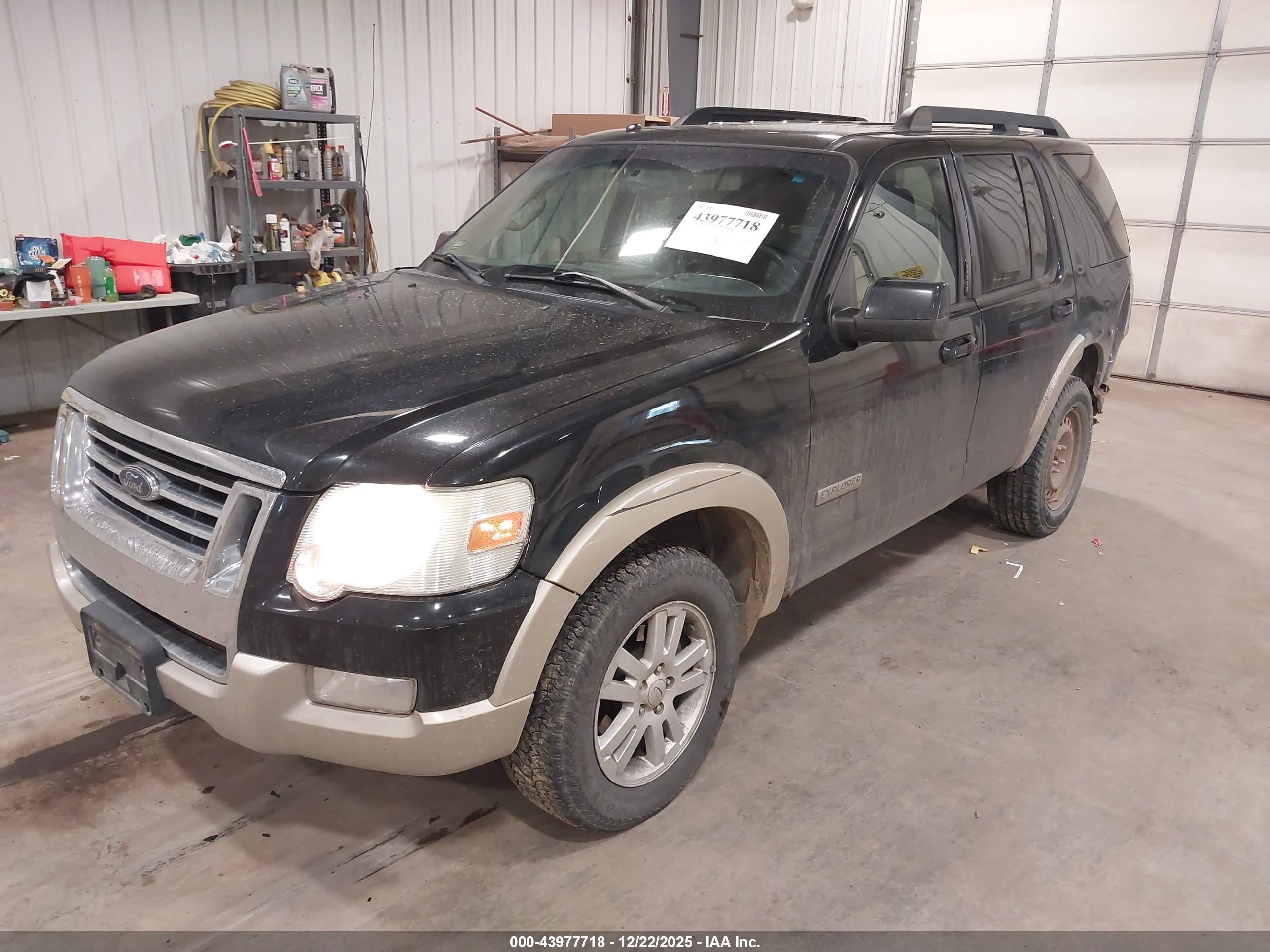FORD EXPLORER image 2