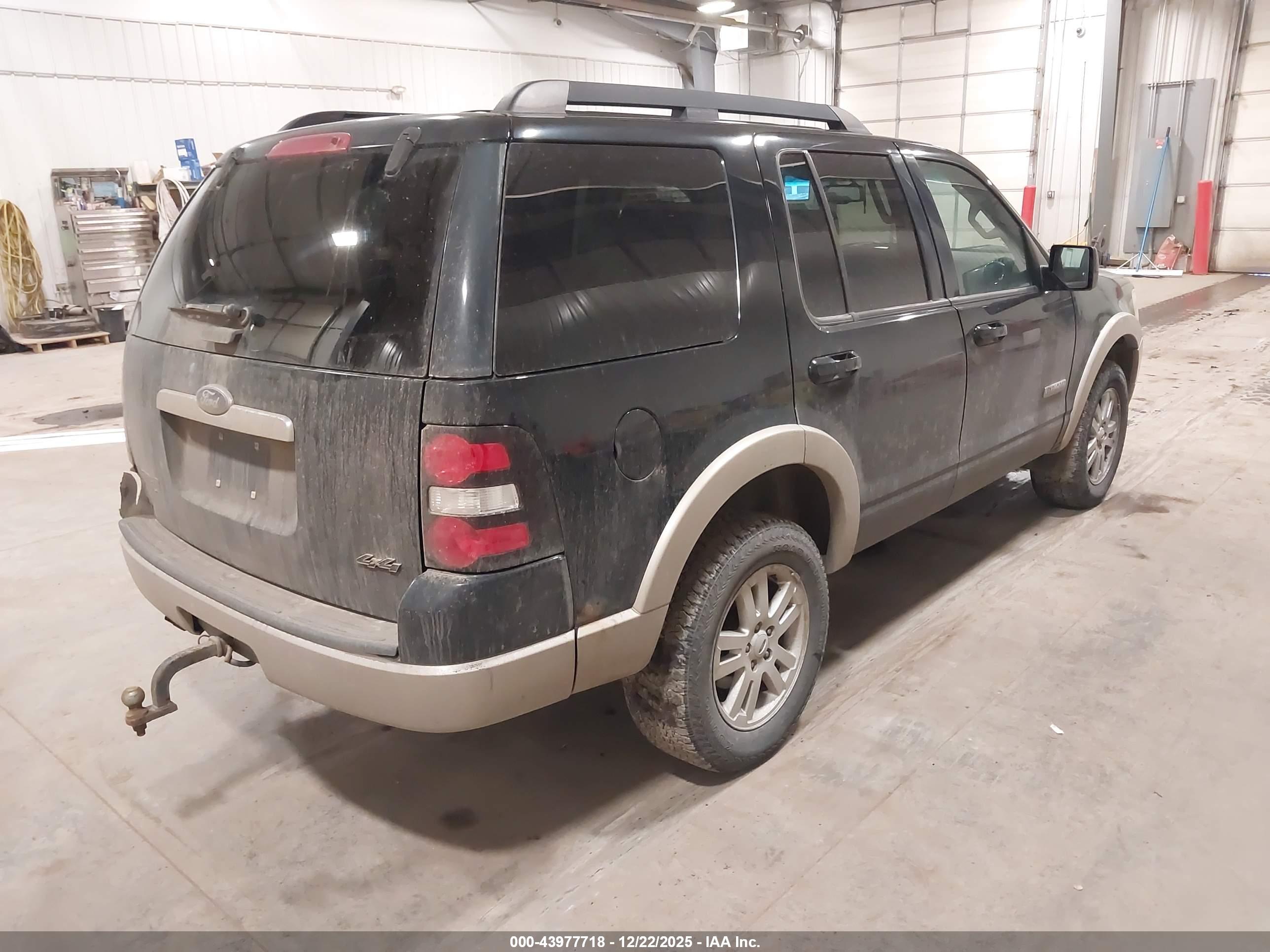FORD EXPLORER image 4