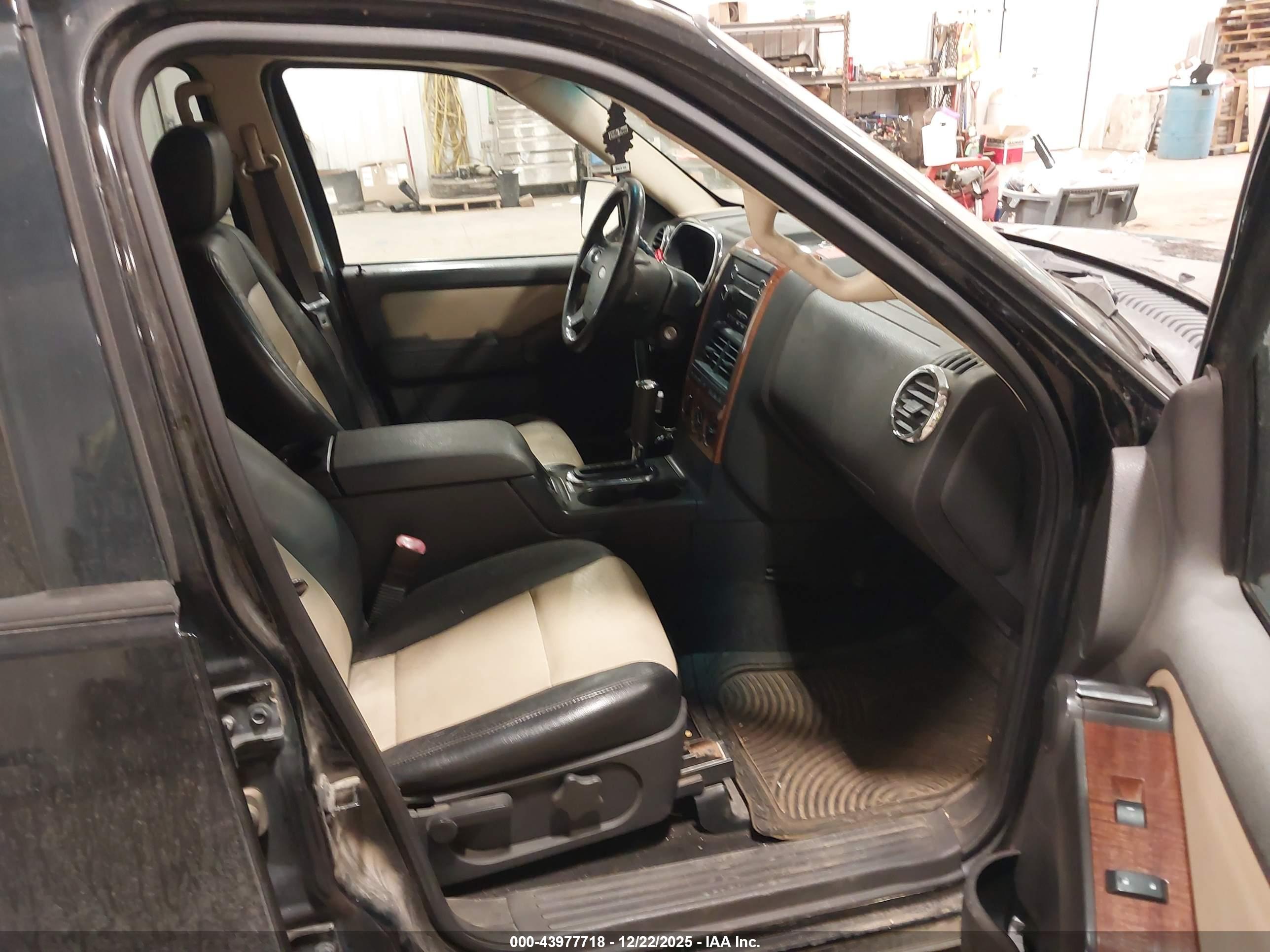 FORD EXPLORER image 5