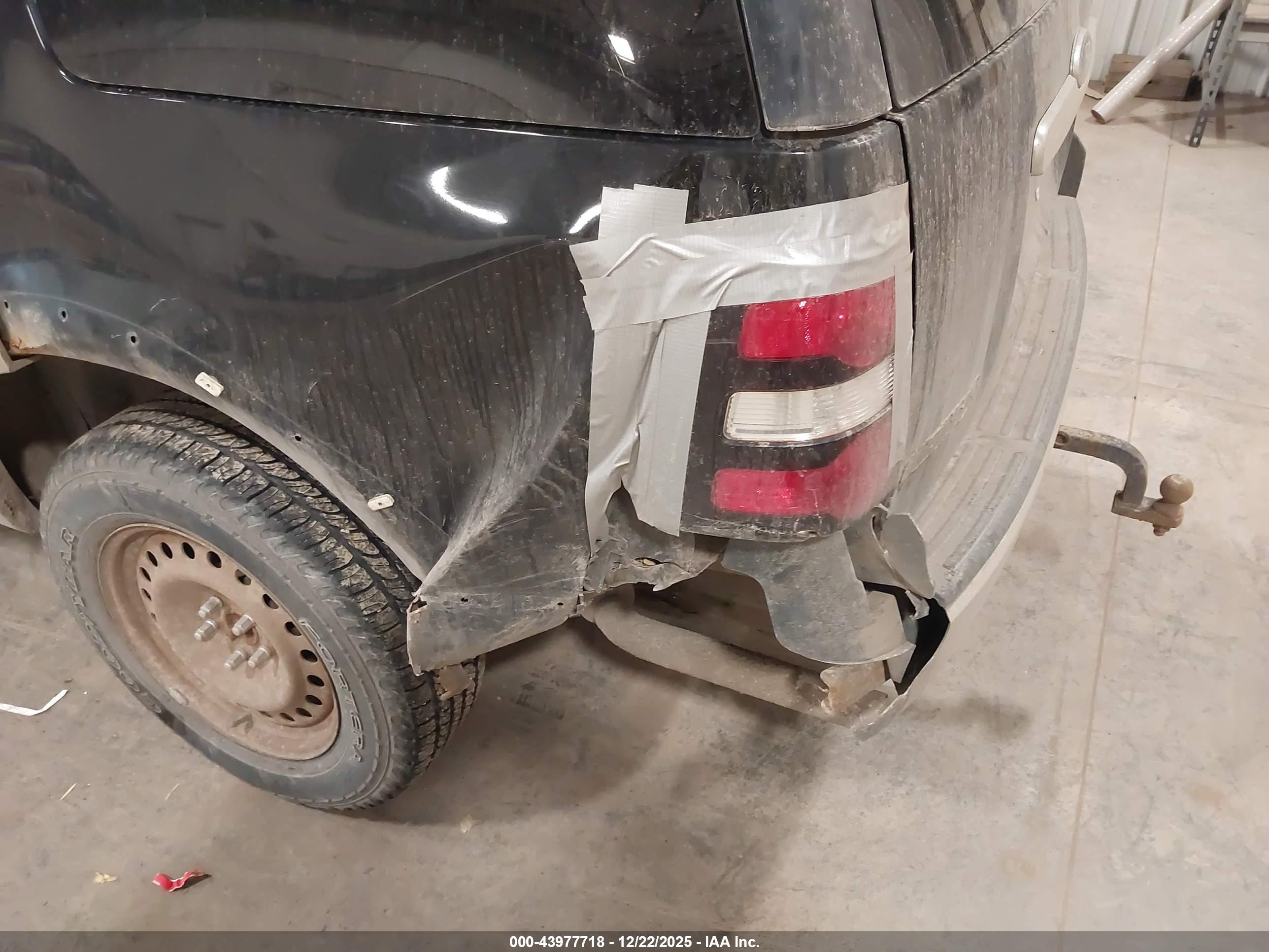 FORD EXPLORER image 6