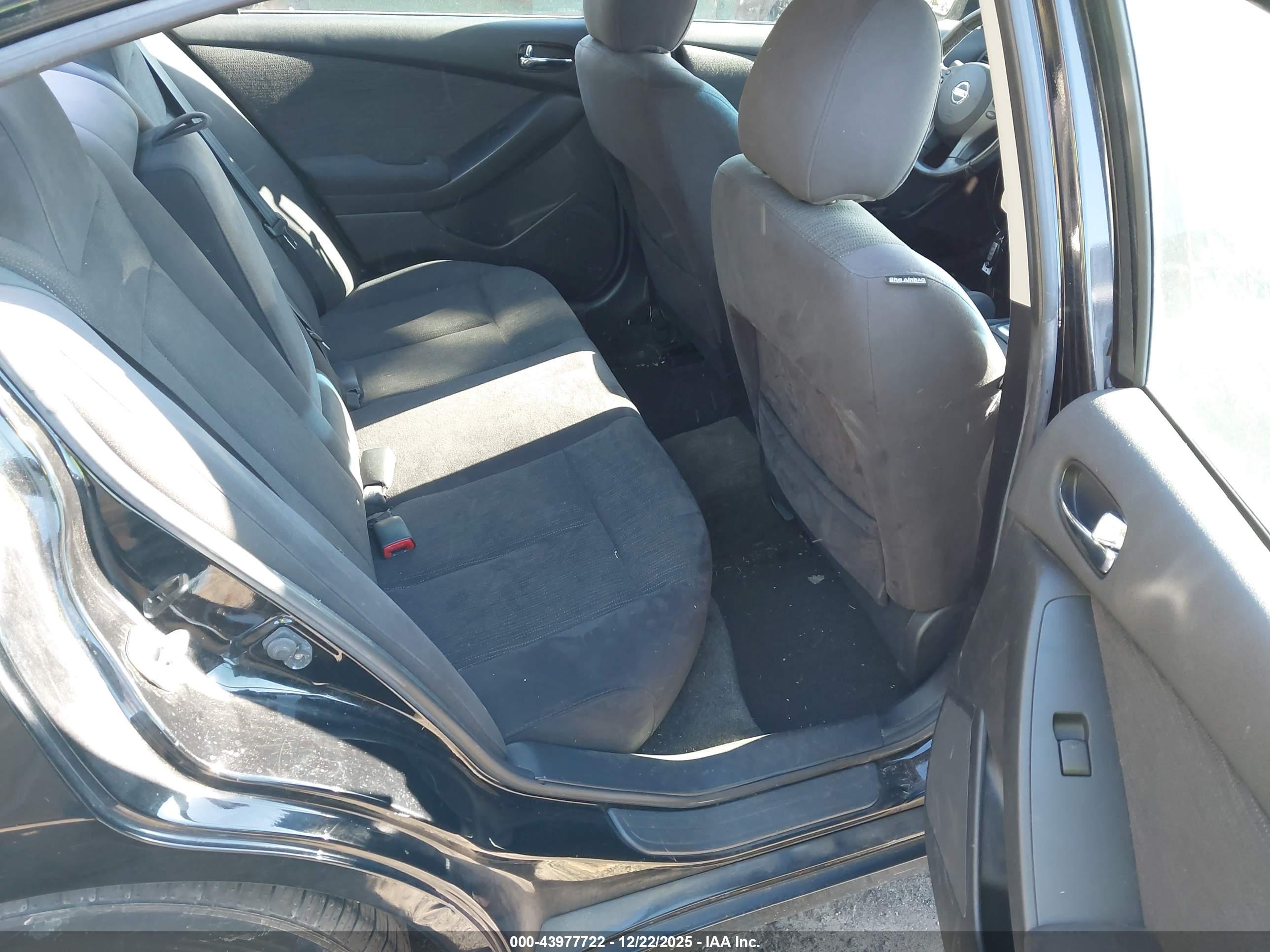 NISSAN ALTIMA image 8