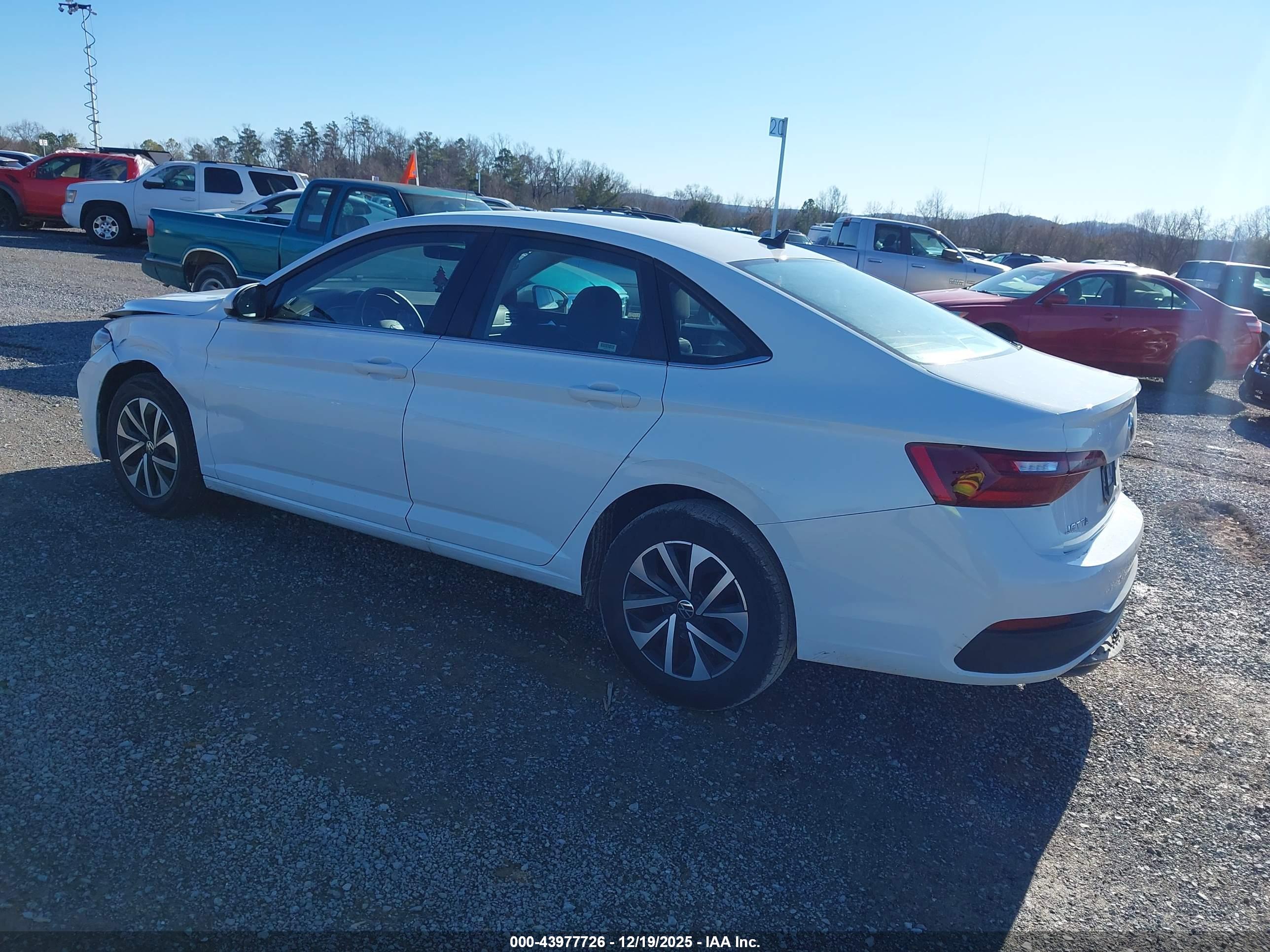 VOLKSWAGEN JETTA image 3