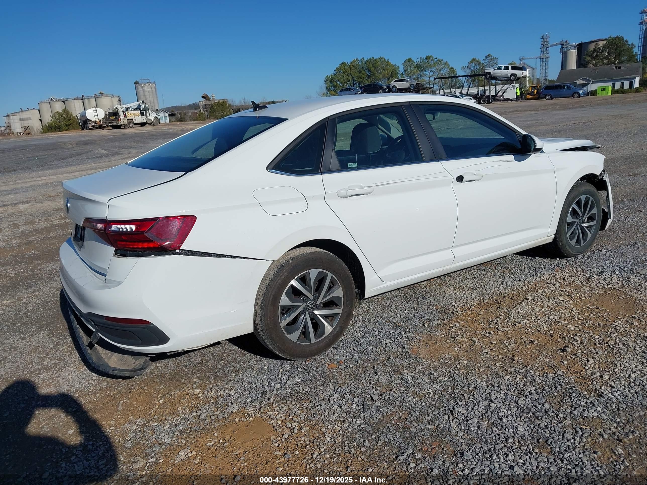 VOLKSWAGEN JETTA image 4