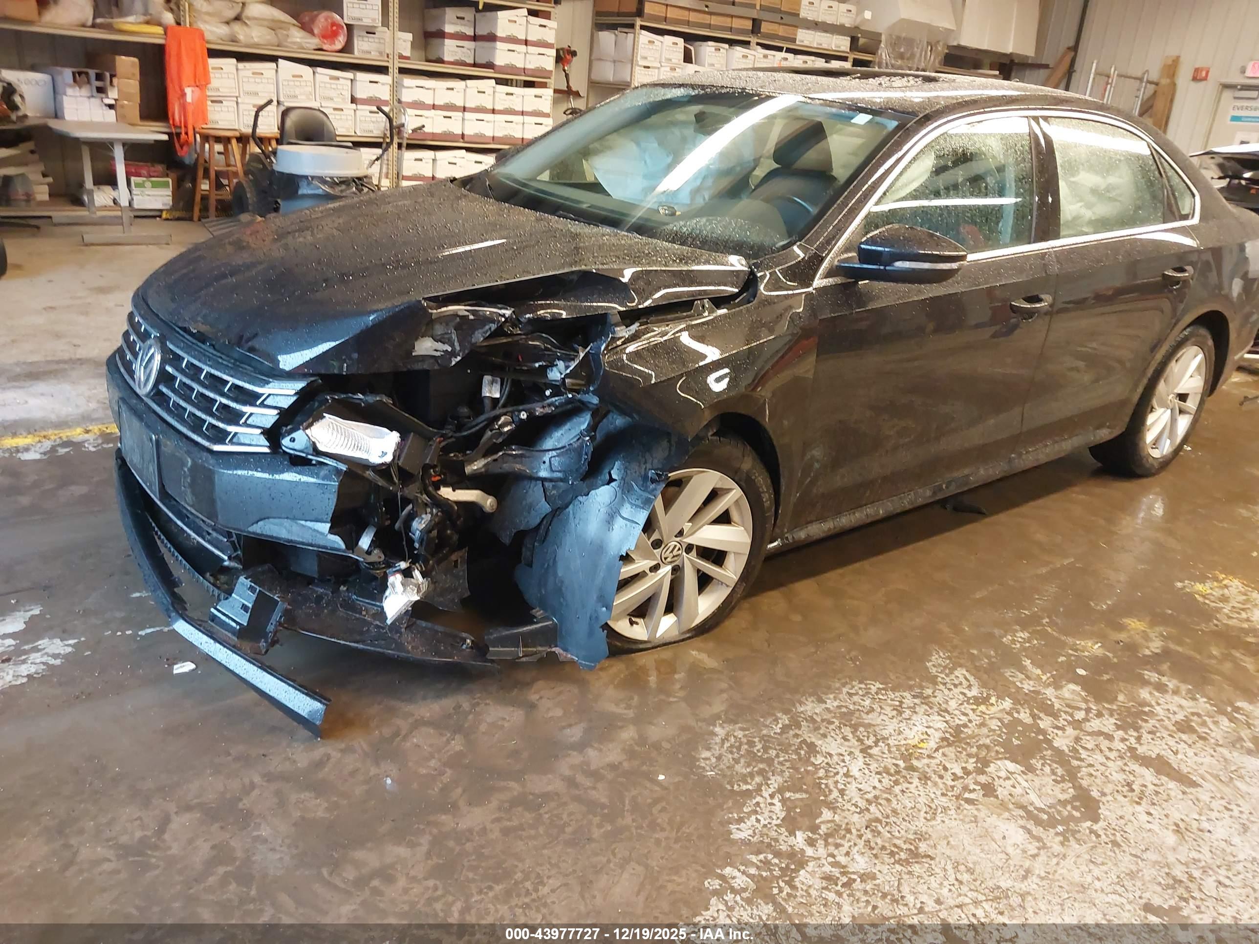 VOLKSWAGEN PASSAT image 2