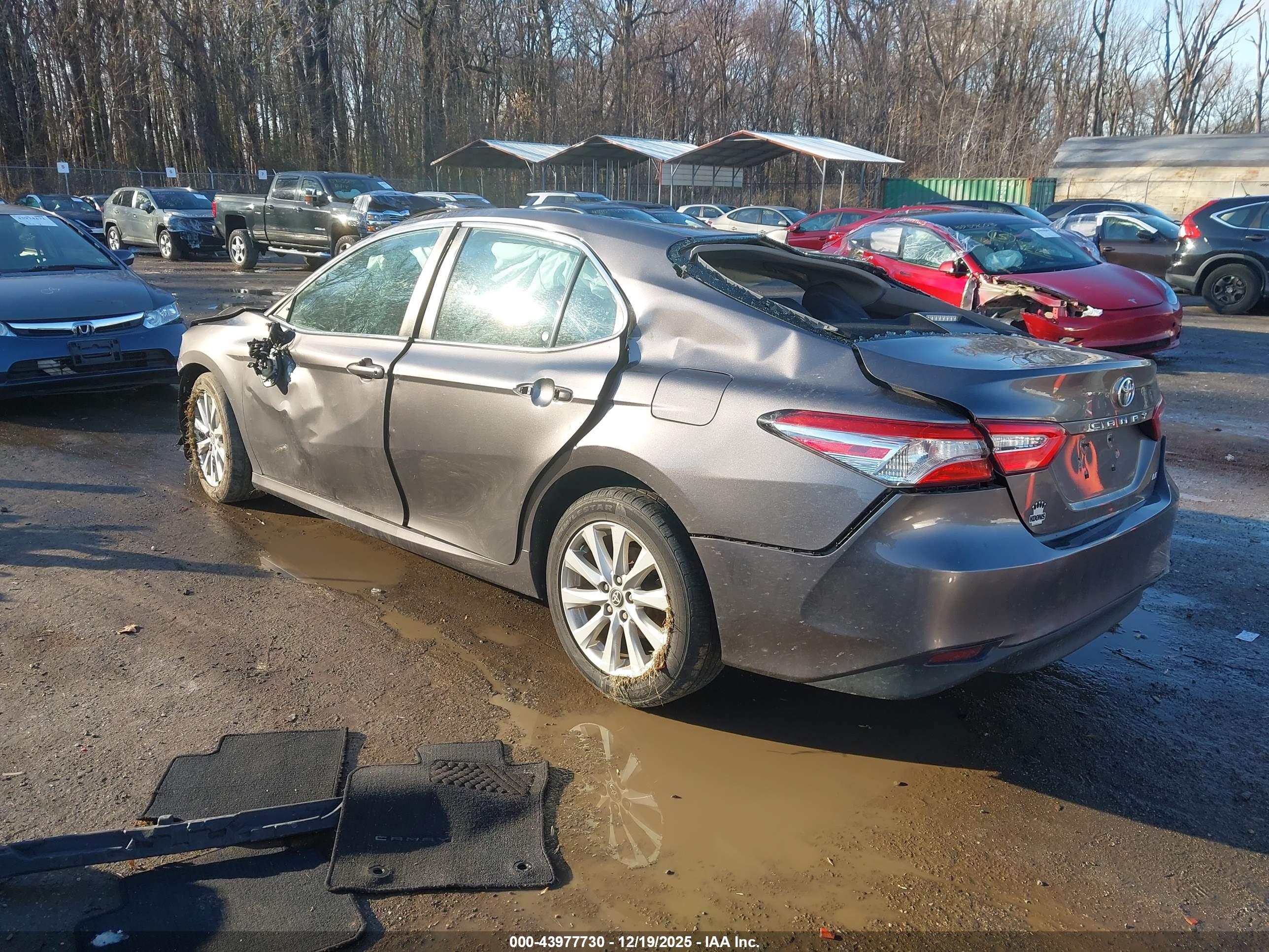 TOYOTA CAMRY image 3