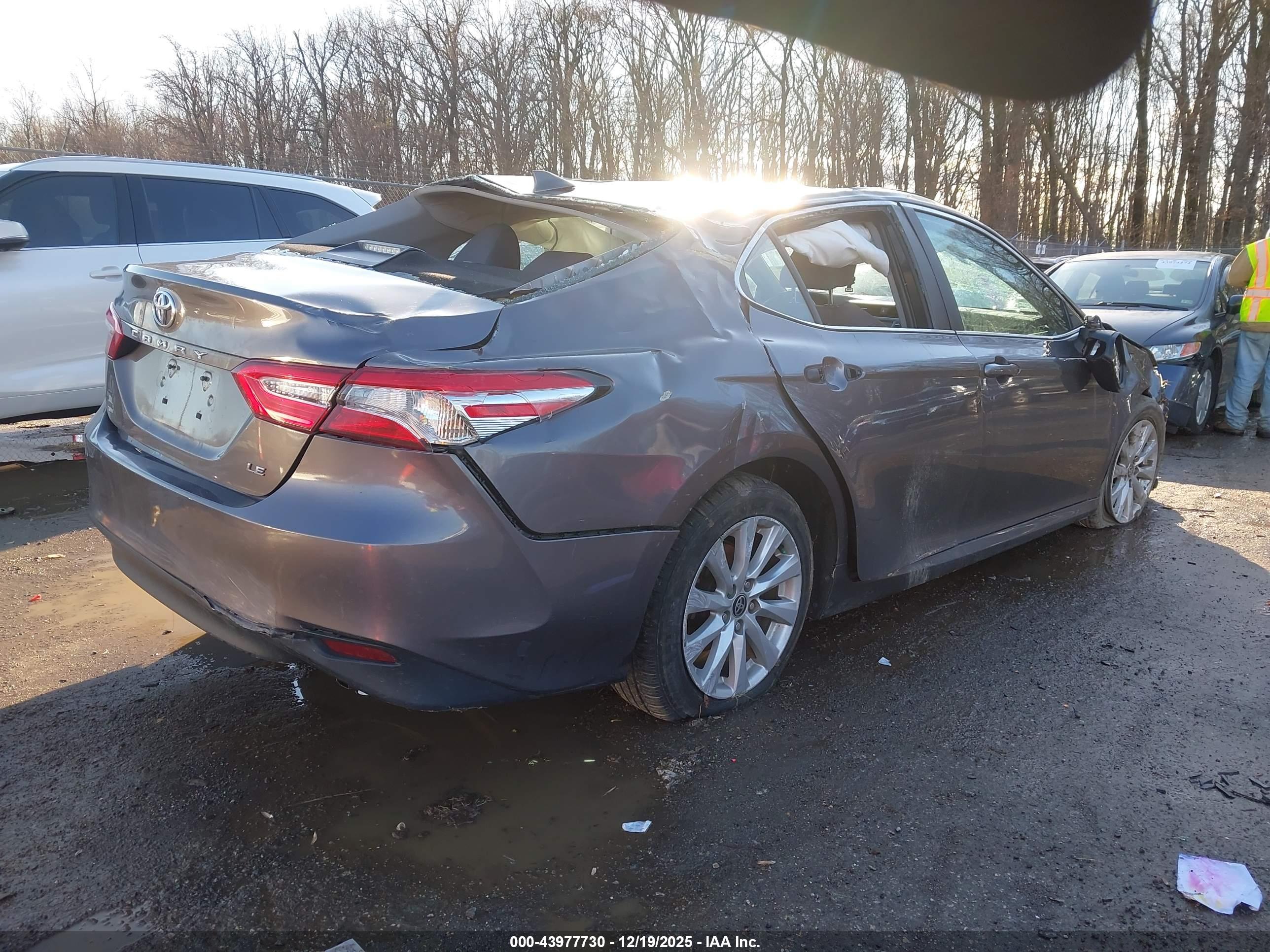 TOYOTA CAMRY image 4