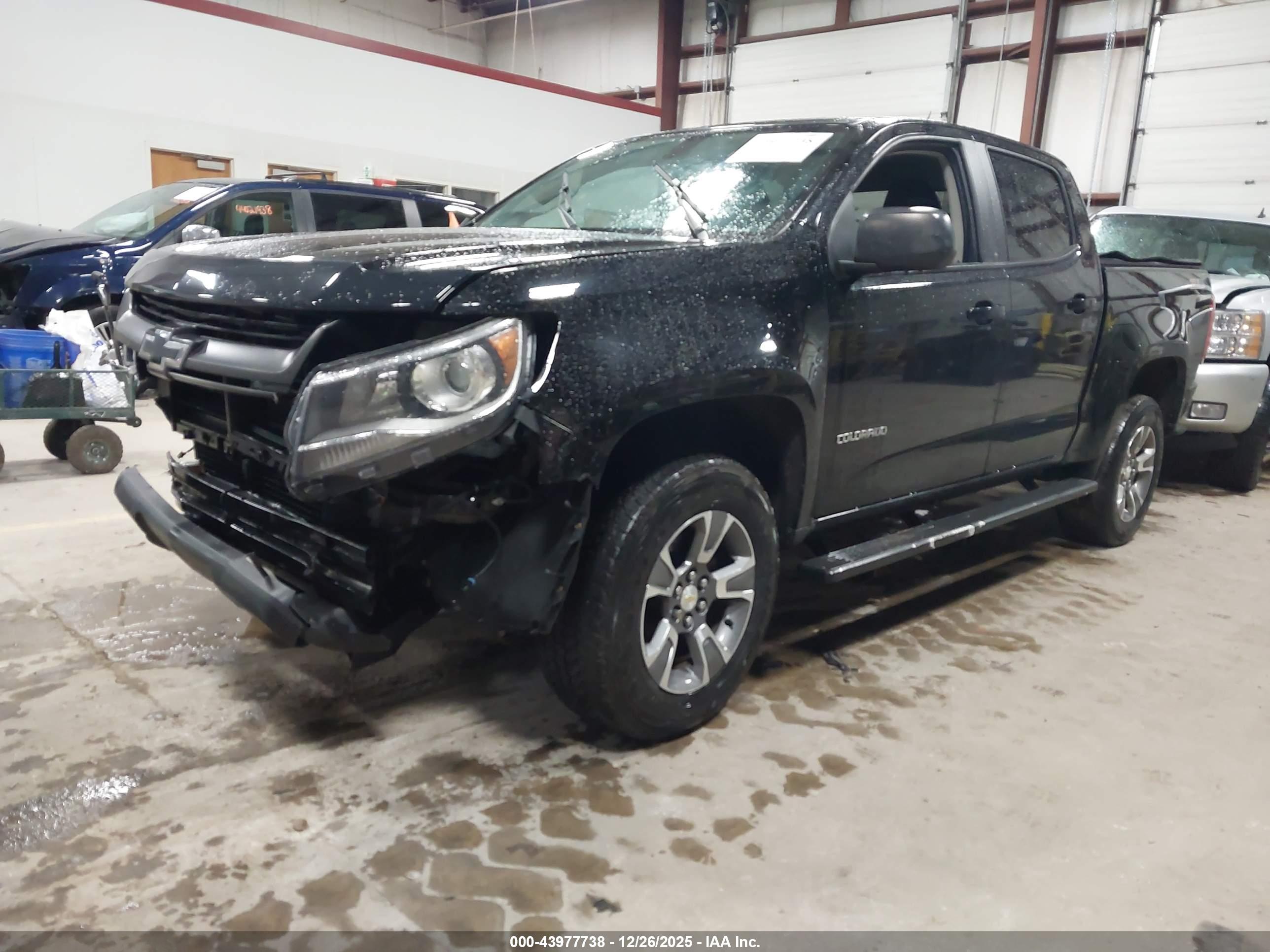 CHEVROLET COLORADO image 2