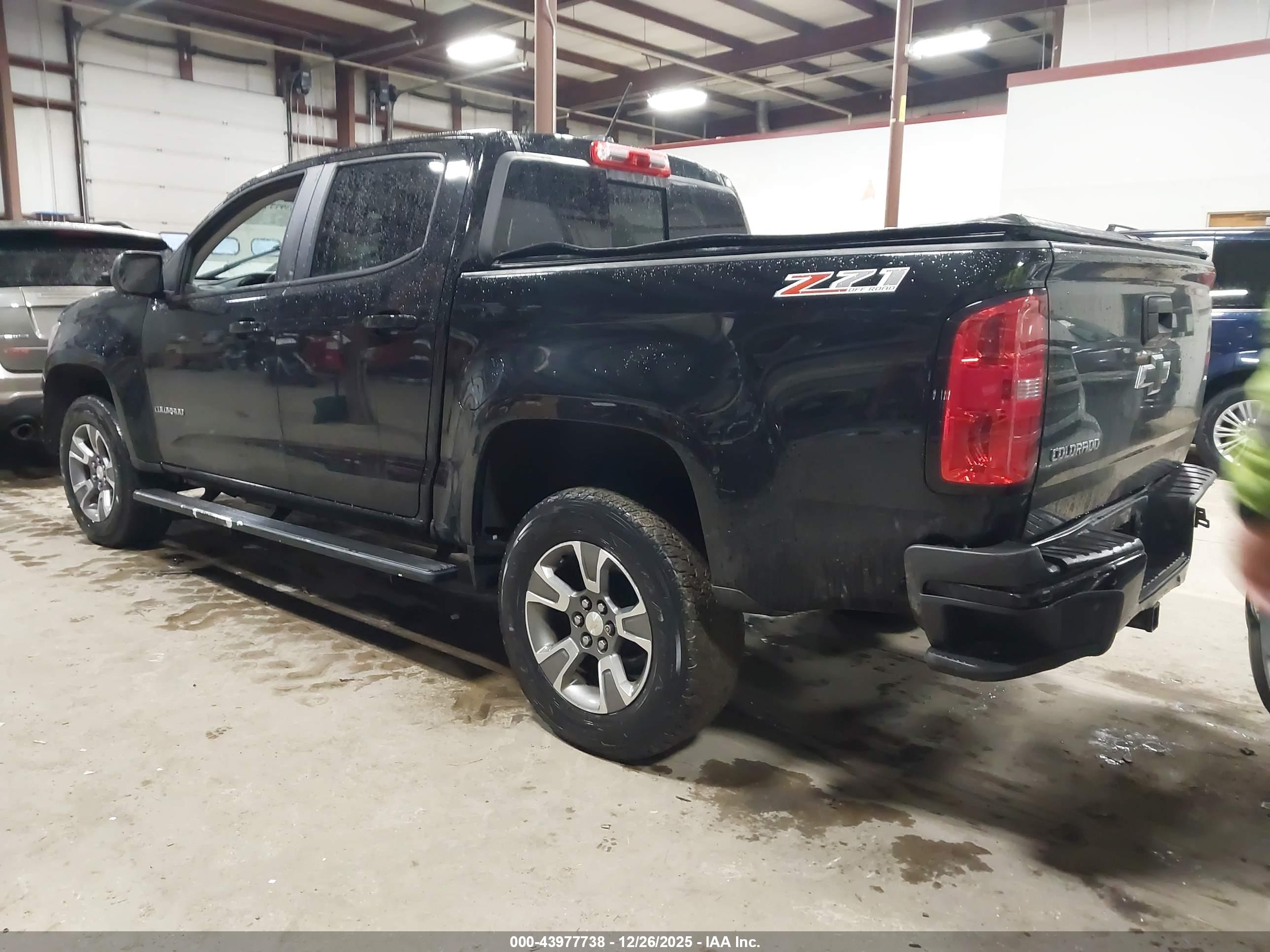 CHEVROLET COLORADO image 3