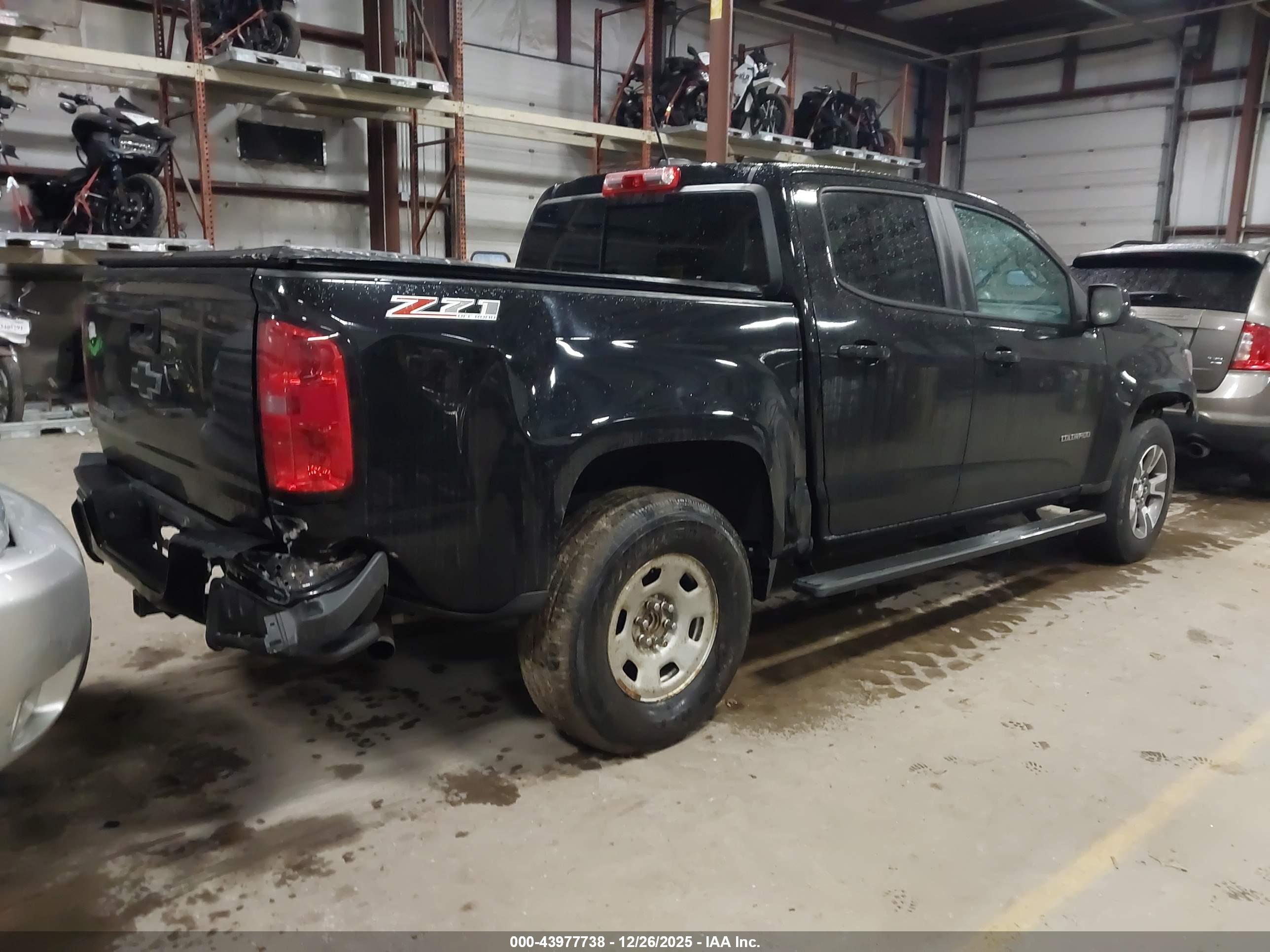 CHEVROLET COLORADO image 4