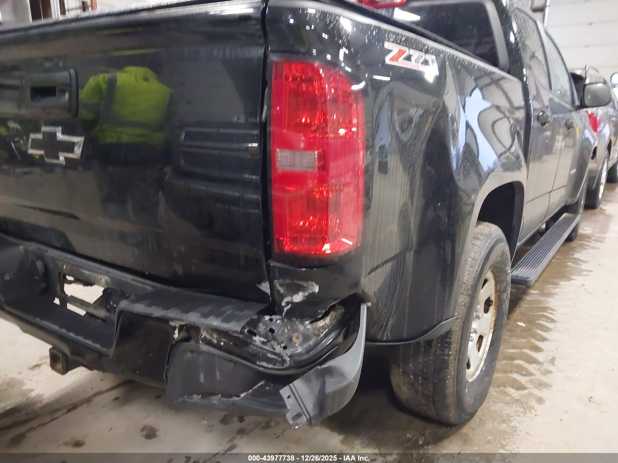 CHEVROLET COLORADO image 6