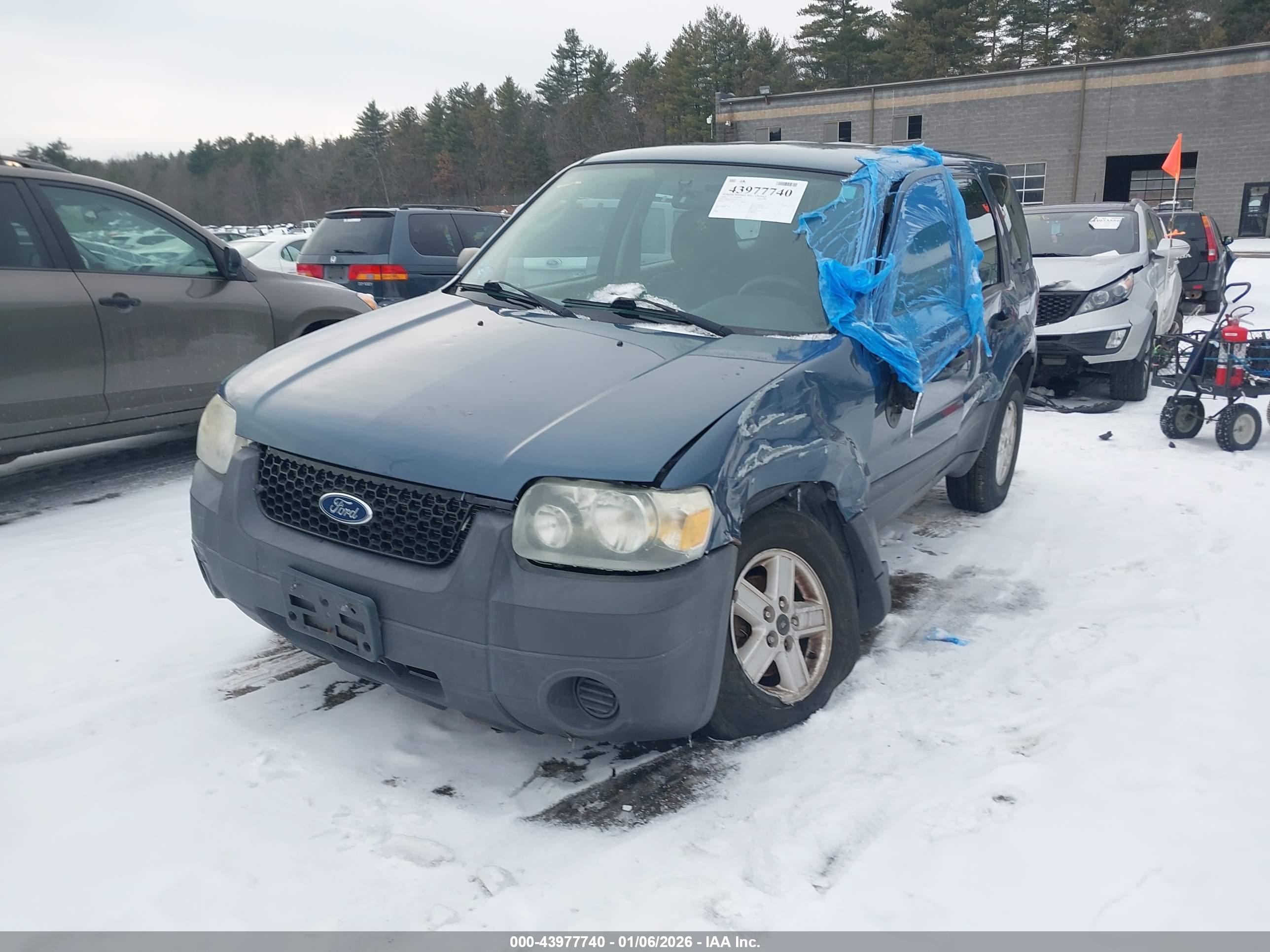 FORD ESCAPE image 2