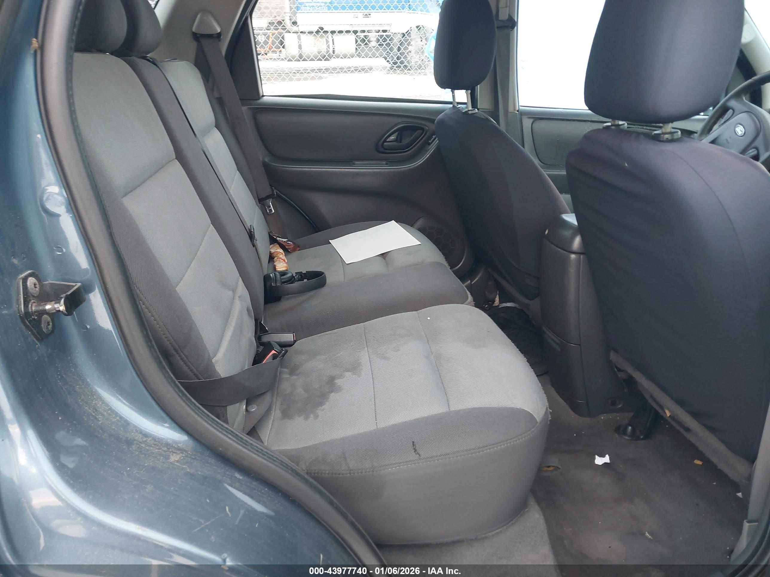 FORD ESCAPE image 8