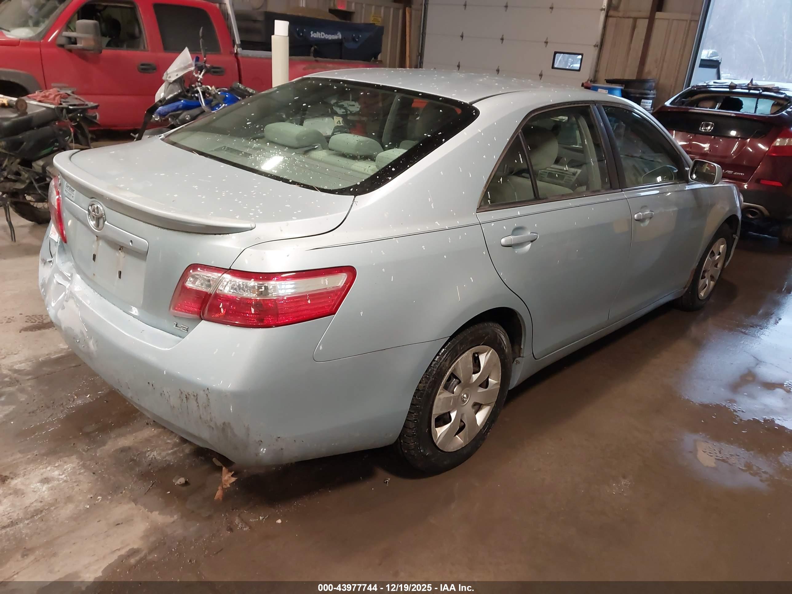 TOYOTA CAMRY image 4