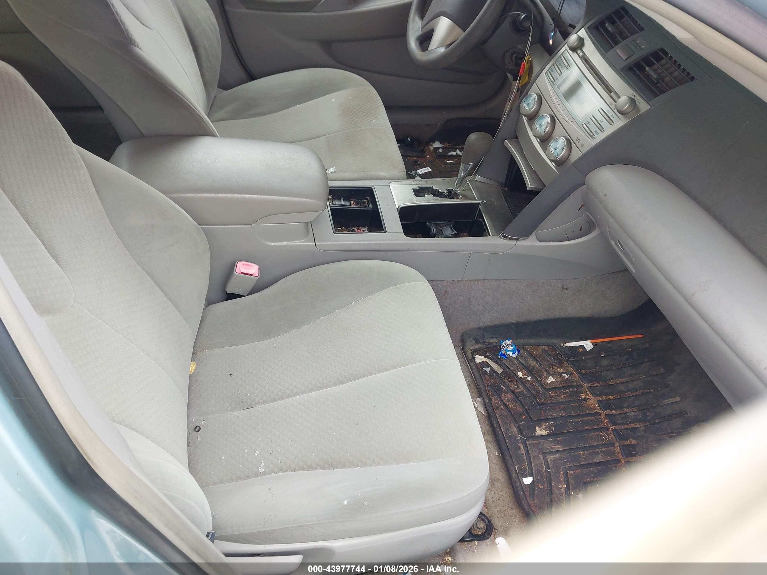 TOYOTA CAMRY image 5