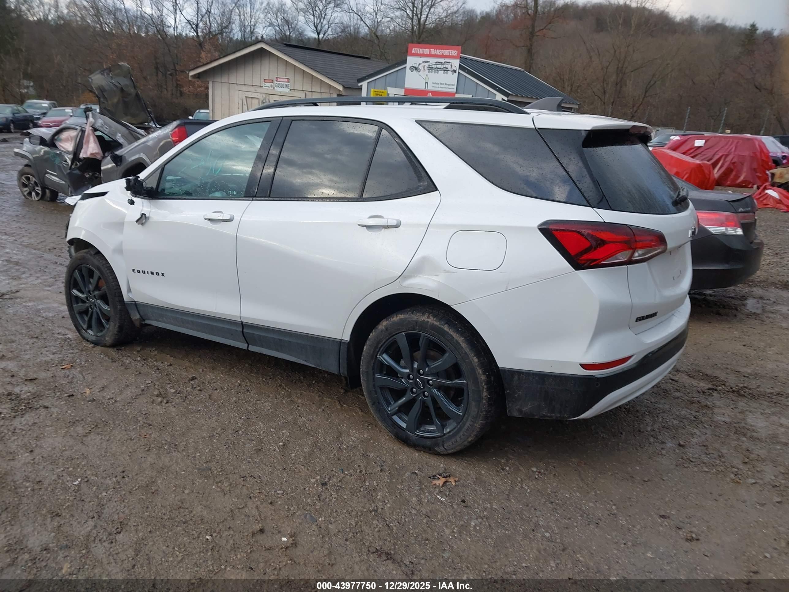 CHEVROLET EQUINOX image 3