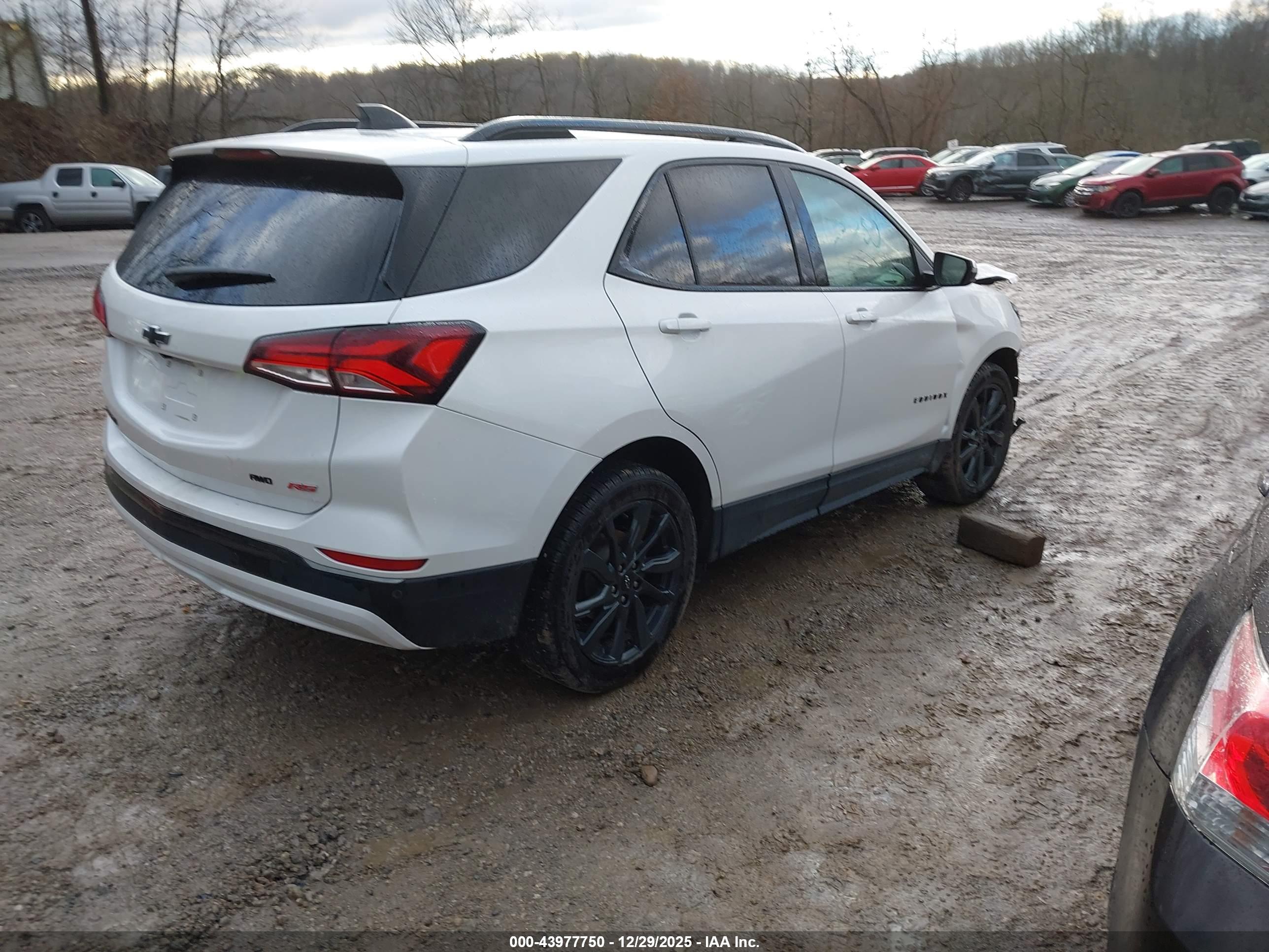 CHEVROLET EQUINOX image 4