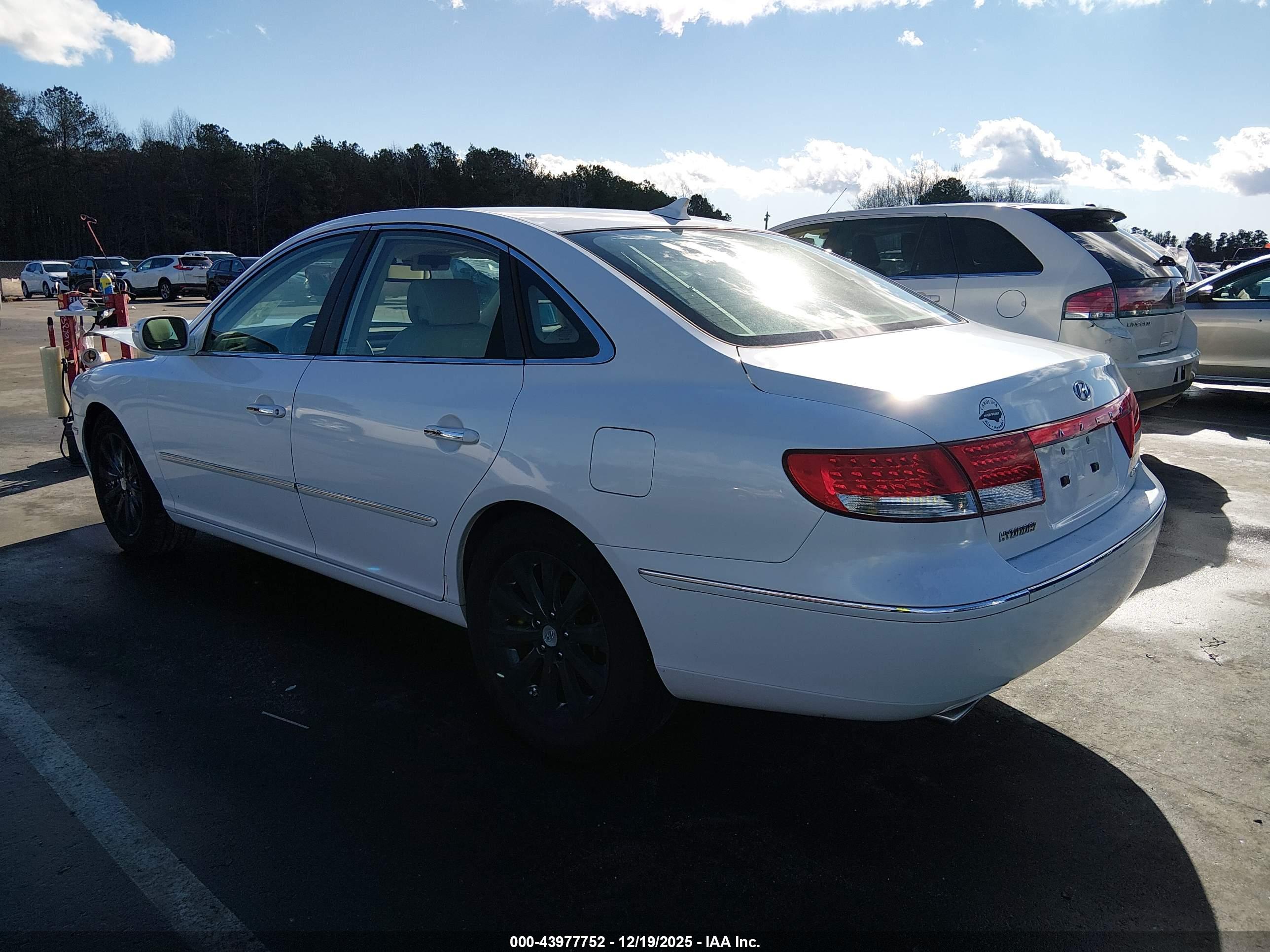 HYUNDAI AZERA image 3