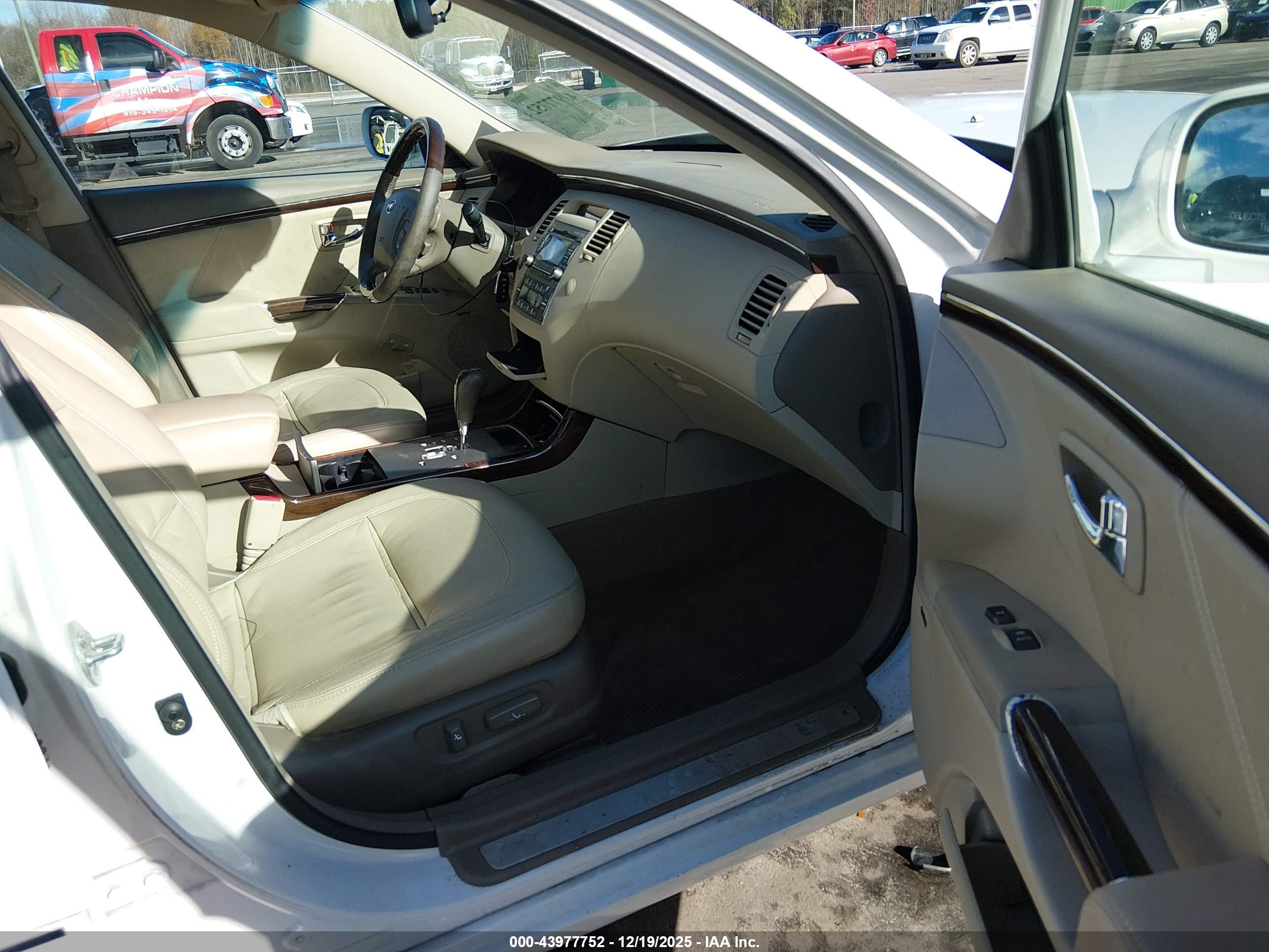 HYUNDAI AZERA image 5