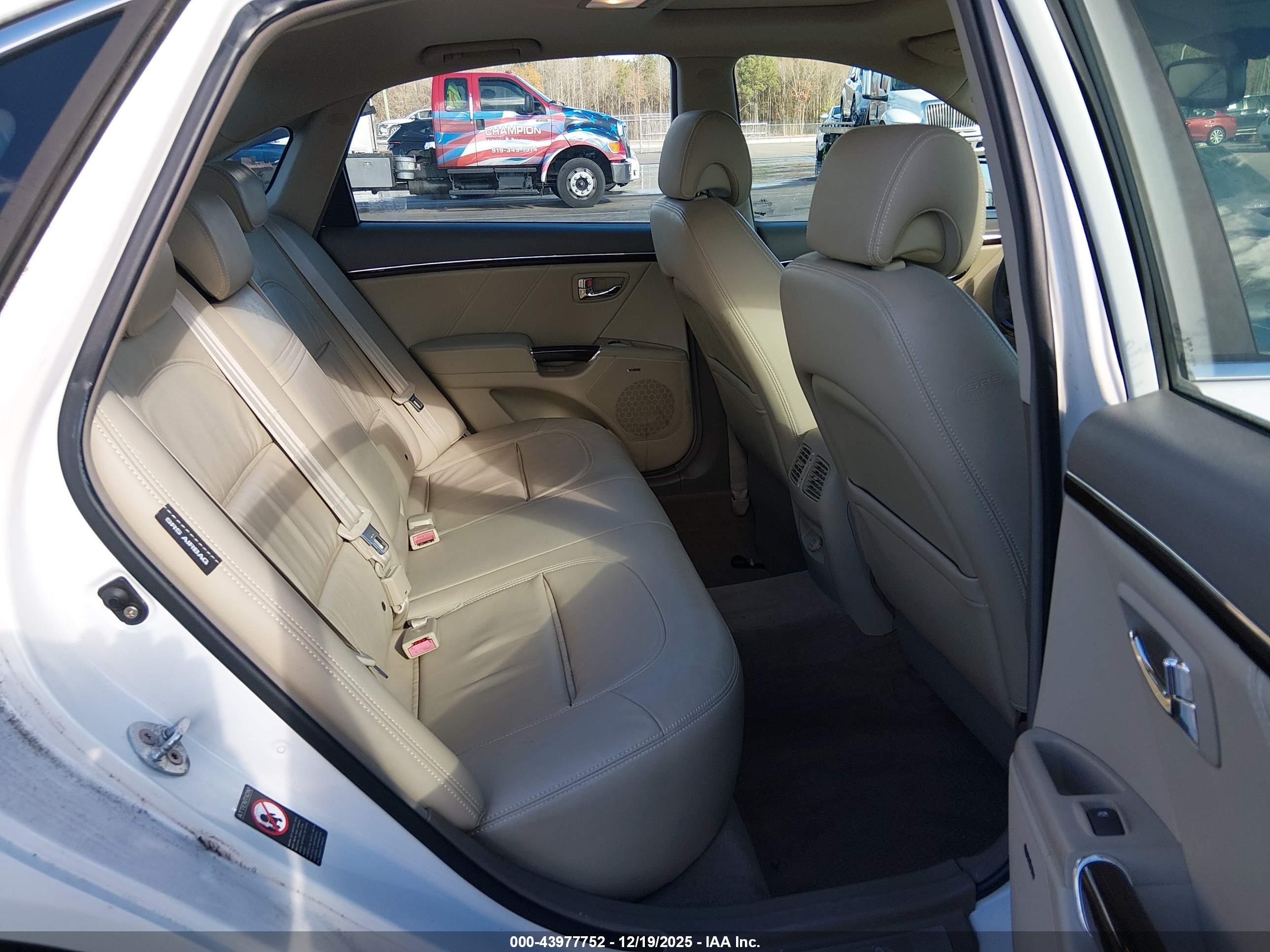 HYUNDAI AZERA image 8