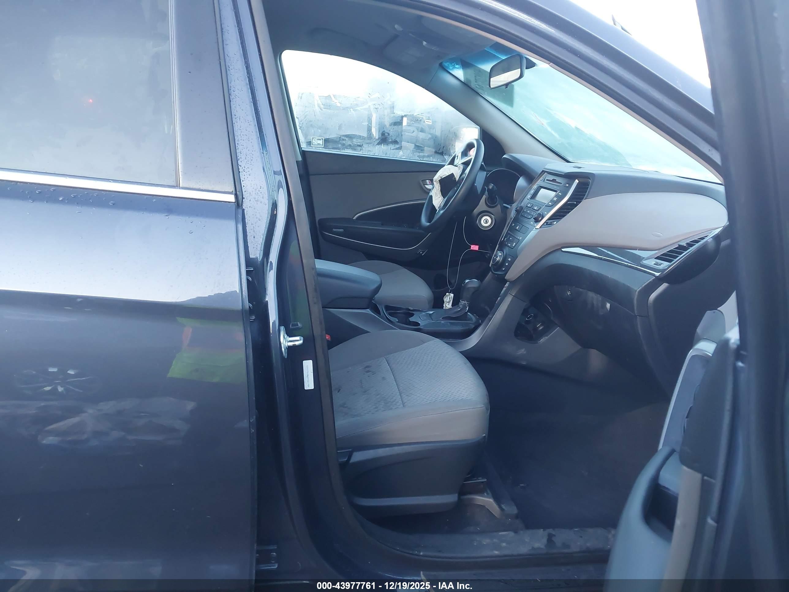 HYUNDAI SANTA image 5