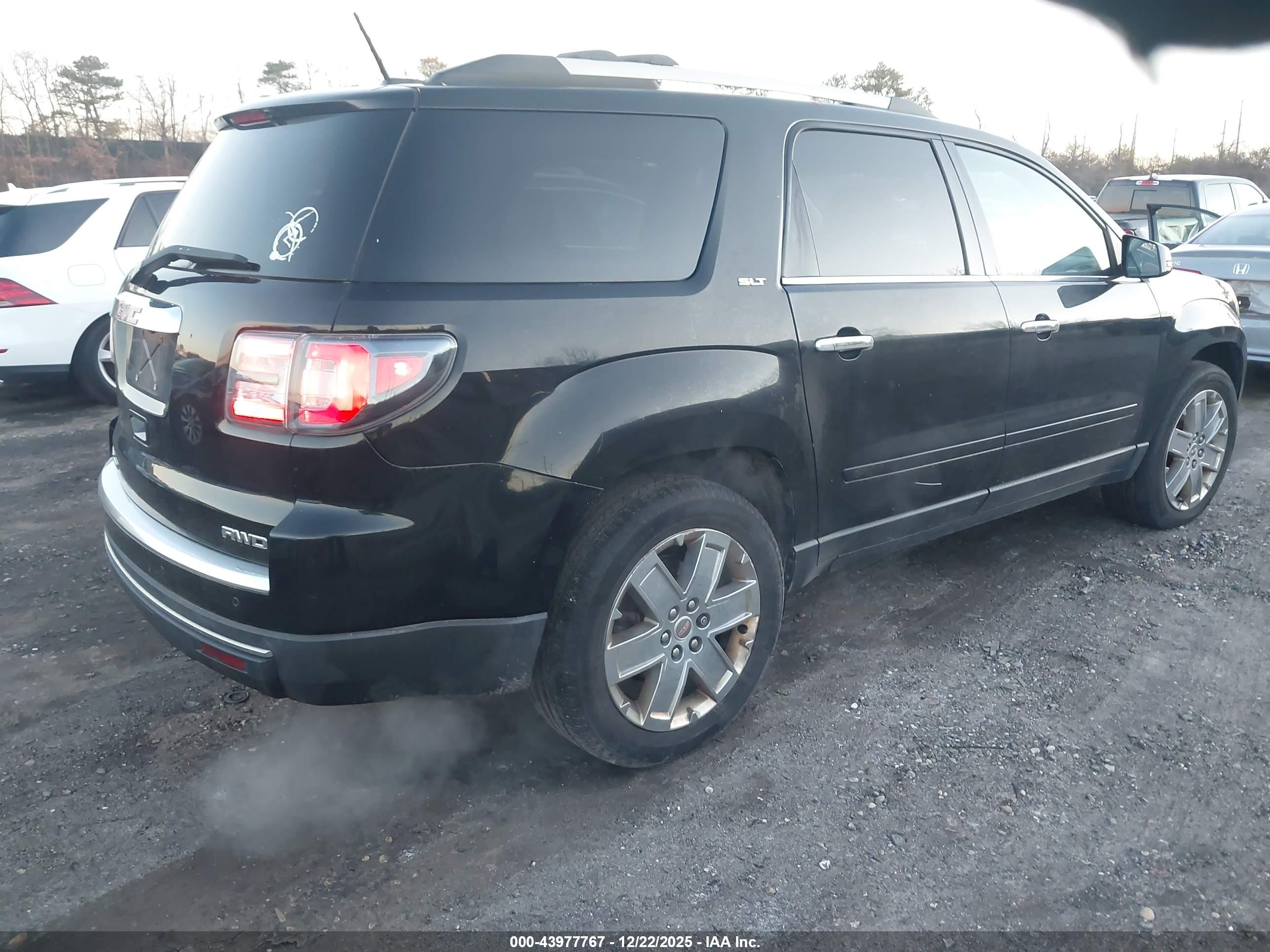 GMC ACADIA image 4