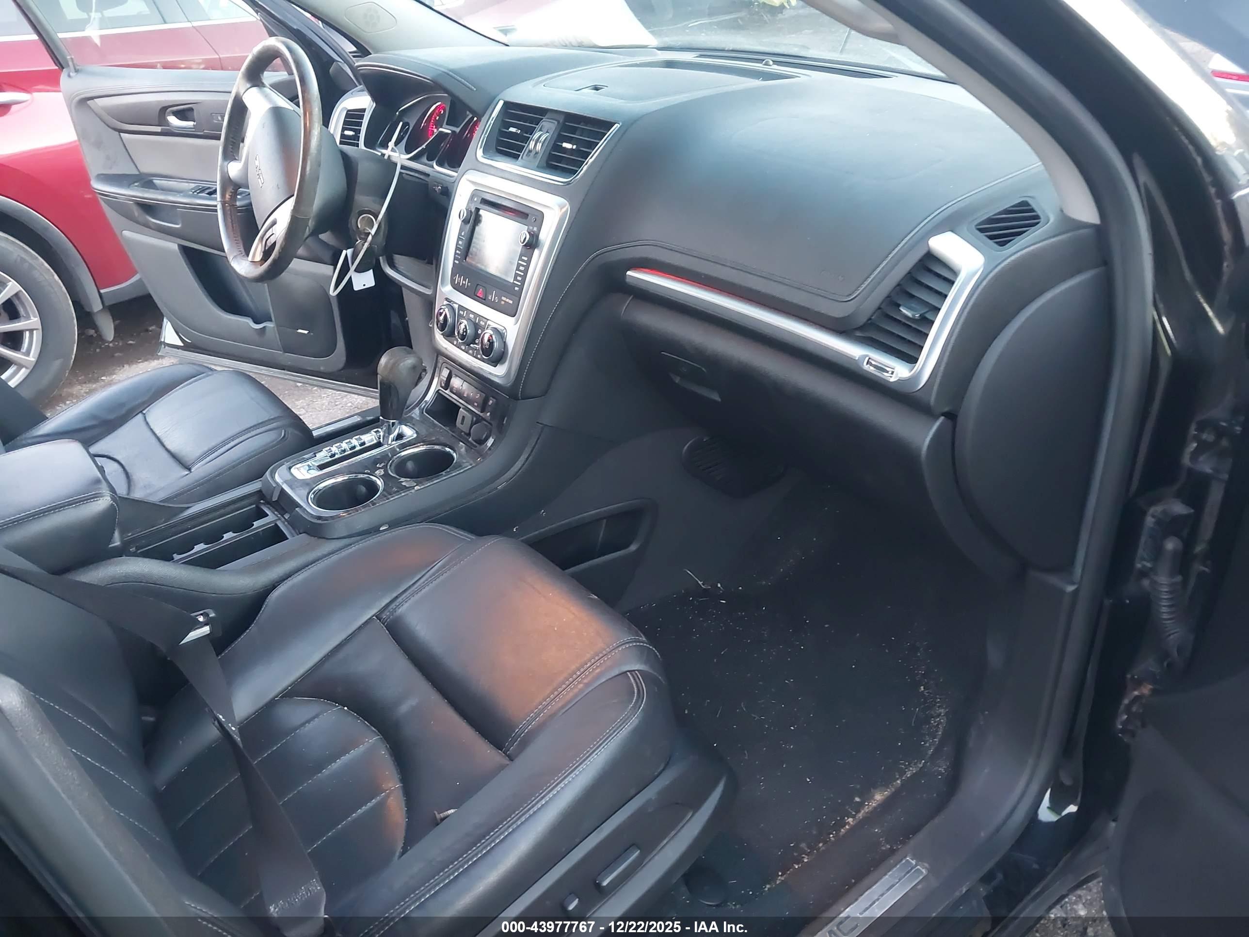 GMC ACADIA image 5